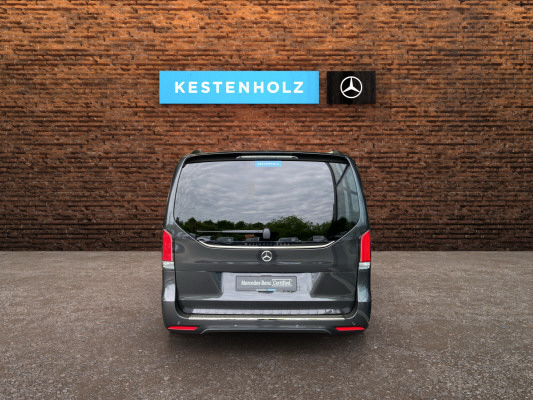 [all]Werksgarantie bis 16.06.2028 / Gratisservice 10 Jahre oder 100'000 Km, Reparaturservice 3 Jahre oder 100'000 Km ab 1.Inv. / zzgl. Ablieferungspauschale CHF 540.- // Er bietet Platz f&uuml;r bis zu 7 Personen[/all]


[all]


[/all]&nbsp; AdBlue-Tank 24 lAirbag: Airbag Fahrer und BeifahrerAirbag:Thorax Seitenairbag f&uuml;r Fahrer und BeifahrerAirbag:Window-Kopfairbag f&uuml;r Fahrer und BeifahrerAntiblockiersystem (ABS)Assist: ATTENTION ASSIST (Aufmerksamkeitsassistent)Assist: Abstandsregel-Tempomat DISTRONIC PLUSAssist: Antriebs-Schlupf-Regelung (ASR)Assist: COLLISION PREVENTION ASSISTAssist: Elektronisches Stabilit&auml;ts-Programm (ESP&reg;)Assist: Feststellbremse elektrischAssist: SeitenwindassistentAssist: Serviceintervallanzeige ASSYST mit WartungsrechnerAssist:ADAPTIVE BRAKE, Trockenbremsen bei N&auml;sse und BerganfahrhilfeAssist:Aktiver Park-Assistent, automatisches Einparken in Parkpl&auml;tze l&auml;ngs und quer zurAssist:Bremsassistent BAS mit Bremskraftunterst&uuml;tzung bei erkannten NotbremsungenAssist:Bremsbelagverschleiss-Warnanzeige durch Kontrollleuchte f&uuml;r VorderachsbremsenAssist:Crashaktive PedalanlageAssist:Fl&uuml;ssigkeitsstand-Warnanzeige f&uuml;r Kraftstoff, &Ouml;l, K&uuml;hlwasser und ScheibenwaschwasserAssist:Heizung f&uuml;r ScheibenwaschanlageAssist:Mercedes-Benz Notrufsystem und PannenmanagmentAssist:Reifenluftdruck&uuml;berwachungAssist:Scheibenwischer mit Regensensor und Tipp-WischfunktionAssist:SeitenaufprallschutzAssist:Warnsummer und Warnanzeige im Kombiinstrument f&uuml;r nicht angegurteten Fahrer undAussenspiegel, beheizt, von innen elektrisch einstellbar und in Wagenfarbe lackiert,AussentemperaturanzeigeBordkantenzierstab und Chromzierelement am HeckDekor:Innenhimmel DINAMICA, porzellanDekor:L&uuml;ftungsd&uuml;sen verchromt inklusive Label &laquo;EXCLUSIVE&raquo;DieselpartikelfilterEASY-PACK-Heckklappe mit elektrischerElektrik f&uuml;r Anh&auml;ngersteckdoseFahrwerk:Allradantrieb permanent, 4MATICFahrwerk:Direktlenkung mit geschwindigkeitsabh&auml;ngiger Lenkkraftunterst&uuml;tzung und variablerFahrwerk:Sportfahrwerk mit TieferlegungFenster fest hintenFenster fest vorne links und rechts im FahrgastraumFensterheber elektrisch mit Komfortbet&auml;tigung und EinklemmschutzGarantie: 3 Jahre oder 100'000 kmGetriebe:9G-TRONIC inklusive DIRECT SELECT W&auml;hlhebel und Lenkradschaltpaddles, AGILITYGlas-Schiebe-/Hebedach elektrisch, Panoramadach fest mit automatischer Regenschliessung,Handschuhfach abschliessbar und beleuchtetHeckscheibe heizbar mit ZeitsteuerungKlima:Klimaanlage halbautom. geregelt, TEMPMATIC im FondKlima:Klimatisierungsautomatik THERMOTRONIC mit 2 Zonen inklusive Motorrestw&auml;rmeausnutzung,Kombiinstrument mit Multifunktions-Kraftstoffbeh&auml;lter gross 70 lLackierung: Metallic-LackierungLenkrad: Lenkrad in Neigung und H&ouml;he verstellbarLenkrad:12-Tasten-Multifunktionslenkrad in Leder im 3-Speichen-Design mit 2 ChromspangenLicht: Fahrlichtassistent (automatisches Fahrlicht)Licht:Adaptives Bremslicht blinkendLicht:Ambientebeleuchtung, vorne unter den Zierelementen und in den Schiebet&uuml;ren,Licht:Ausstiegsleuchten in den Seitent&uuml;renLicht:Blinker mit Komfort-Tipp-SchaltungLicht:Einstiegsschienen beleuchtet in Schiebet&uuml;renLicht:Reflexionsscheinwerfer H7 inkl. TagfahrlichtLuftzuheizer elektrisch in Frontheizung (PTC-Element)Media: Akustik-PaketMedia: Burmester Surround SoundsystemMedia: Digitales Radio (DAB)Media:Erweiterte Konnektivit&auml;t. 3 Jahre Laufzeit inklusiveMedia:Komm.-Modul LTE f&uuml;r digitale DiensteMedia:Multimediasystem MBUX 10.25 Zoll, Navigation und DAB+Media:Radioantenne in Winschutzscheibe integriertMittelkonsole mit K&uuml;hlfachMittelkonsole mit StaufachPaket: Fahrassistenz-PaketPaket: Park-Paket mit 360 -KameraPaket:Design-Paket Interieur mit AVANTGARDEPaket:Spiegel-Paket, bestehend aus Aussen- und Innenspiegel automatisch abblendbar,Polster: Polsterung Leder NappaReiserechner im Multifunktionsdisplay mit MomentanverbrauchsanzeigeR&auml;der: Leichtmetallr&auml;der im 16-Speichen-Design 8,0x19JR&auml;der:Stahlfelgen mit Radvollabdeckungen 6,5Jx17Sitze: Beifahrersitz elektrisch verstellbar mit MemorySitze: Beifahrersitz heizbarSitze: Fahrersitz elektrisch verstellbar mit MemorySitze: Fahrersitz heizbarSitze: Lordosenst&uuml;tze BeifahrersitzSitze: Lordosenst&uuml;tze FahrersitzSitze:4 Einzelsitze im FondSitze:ISOFIX Kindersitzbefestigung im FondSitze:Komfortsitze Fahrer/BeifahrerSitze:Sicherheitsgurte 3-Punkt inklusive Gurth&ouml;henanpassung mechanisch, Komfort-Automatik,Sonnenblenden mit Kosmetikspiegel und Kartenhalter, beleuchtet und seitlichStaunetz Fahrer- und BeifahrersitzlehneSteckdosen 12V im Fond links und rechtsT&uuml;ren: Heckklappe mit Fenster inkl. Heckscheibenheizung und Wisch-WaschanlageT&uuml;ren: Kindersicherung mechanisch in den Schiebet&uuml;renT&uuml;ren: Schiebet&uuml;re links und rechtsT&uuml;ren:Elektrische Bet&auml;tigung f&uuml;r Schiebet&uuml;r linksT&uuml;ren:Elektrische Bet&auml;tigung f&uuml;r Schiebet&uuml;r rechtsT&uuml;ren:Heckklappe mit separat zu &ouml;ffnende HeckscheibeVerbandstascheVliesbatterie 12 V, 92 AhWarmluftkanal zum FahrgastraumWarmwasser-Zusatzheizung als Standheizung und Standbel&uuml;ftungWarndreieckWegfahrsperre elektronisch inklusive Schliessanlage mit 3-Kanal-Funk-FernbedienungW&auml;rmed&auml;mmendes Glass rundumZentralverriegelung mit Innenschalter, automatischer Verriegelung (abschaltbar) undZusatzw&auml;rmetauscher mit Luftf&uuml;hrung, 3-stufiges Gebl&auml;se Fahrgastraum