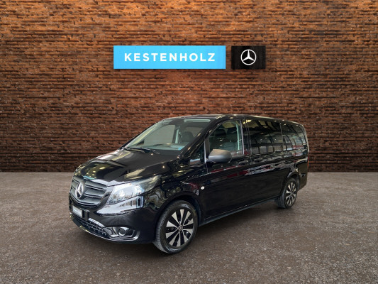 [all]12 Monate Garantie / Gratisservice 10 Jahre oder 100'000 Km ab 1.Inv. / zzgl. Ablieferungspauschale CHF 540.- // Er bietet Platz f&uuml;r bis zu 9 Personen[/all]


[all]

[/all]&nbsp; 12V SteckdoseAbgasreinigung SCR Generation 3Abschlepp&ouml;se vorne/hinten einschraubbarAbschliessbares HandschuhfachAirbag: Airbag BeifahrerAirbag: Airbag FahrerseiteAirbag: Thorax-Pelvis-Sidebag BeifahrerAirbag: Thorax-Pelvis-Sidebag FahrerAirbag: Windowbags f&uuml;r Fahrer und BeifahrerAnh&auml;ngelast 2500 kgAntiblockiersystem (ABS)Antriebsschlupfregelung (ASR)Assist: ATTENTION ASSISTAssist: BerganfahrhilfeAssist: Mercedes-Benz NotrufsystemAssist: PannenmanagementAssist: Reifendruck&uuml;berwachung an VA u. HA, drahtlosAssist: SeitenwindassistentAssist: TempomatAssist: Warnlampe f&uuml;r Wischwasserf&uuml;llstandAssist: Wartungsintervall 40.000 kmAssist: Wartungsintervallanzeige ASSYSTAussenspiegel heizbar und elektrisch verstellbarAussentemperaturanzeigeBeleuchtung f&uuml;r Fussraum vorneBereifung ohne Vorgabe FabrikatDekor: DachverkleidungDekor: Innenverkleidung gehobene Ausf&uuml;hrungDekor:Teppichboden im Fahrzeuginnenraum vorneDekor:Teppichboden im FondDieselpartikelfilterDrehzahlmesser elektronischECO Start-Stopp-FunktionElektrik f&uuml;r Anh&auml;ngersteckdoseElektronisches Stabilit&auml;ts-Programm (ESP)Emissionsklasse Euro 6d-TEMP N1 GR.III/N2Fahrwerk: Allradantrieb permanentFahrwerk: BasisfahrwerkFahrwerk: Elektrische LenkungFahrwerk: Scheibenbremse an VA und HAFenster fest hintenFenster in Heckklappe mit Wisch-/WaschanlageFenster vorn links, fest in Seitenwand/Schiebet&uuml;rFenster vorn rechts, fest in Seitenwand/Schiebet&uuml;rFeststellbremse (Fusspedal)Garantie: Garantie: 2 JahreGenerator 14 V / 250 AGeneratormanagementGetriebe: 9G-TRONICGetriebe: Achs&uuml;bersetzung i = 2,733Gewichtsvariante 3.100 kgGurtwarneinrichtung f&uuml;r BeifahrersitzGurtwarneinrichtung f&uuml;r FahrersitzHaltegriff im FondHaltegriffe f&uuml;r EinstiegHaltegriffe f&uuml;r Einstieg Fahrer und BeifahrerHaupttank 70 LiterInnenspiegelKlima: halbautomatisch geregelt Klimaanlage TEMPMATICKomfort Fensterheber elektrisch F/BFKomfort-DachbedieneinheitKomfortbereifungLackierung: Uni-LackierungLenkrad: Lenkrad in Neigung und H&ouml;he verstellbarLenkrad: Multifunktionslenkrad mit ReiserechnerLicht: 3. BremsleuchteLicht: Adaptives BremslichtLicht: Ausstiegsleuchten in den T&uuml;renLicht: Beleuchtete Spiegel f&uuml;r SonnenblendenLicht: Beleuchtung im Haltegriff Fond mitLicht: Fahrlichtassistent (automatischesLicht: Innen- und UmfeldbeleuchtungLicht: LeuchtweitenregulierungLicht: Scheinwerfer HalogenLicht: Umfeldbeleuchtung HeckklappeMedia: 2-Wege-Lautsprecher vorn und hintenMedia: Audio 10Media: Digitaler Radioempfang (DAB/DAB+)Media: Kombiinstrument mit Pixel-Matrix-DisplayMedia: Kommunikationsmodul (LTE)Media: Radiogeneration 2Paket: BlueEFFICIENCY-PaketPolster: Polster Stoff Caluma schwarzPufferbatterie f&uuml;r StartvorgangRegensensorServolenkungSitze: 3-Sitzschienensystem mit SchnellverriegelungSitze: 3er-Sitzbank Komfort 1.Reihe mitSitze: 3er-Sitzbank Komfort 2.Reihe, &auml;usserer Sitz klappb .Sitze: Armlehnen f&uuml;r Bestuhlung im FahrgastraumSitze: Komfort-BeifahrersitzSitze: Komfort-FahrersitzSommerreifenStossf&auml;nger und Anbauteile in WagenfarbeTourer SELECTT&uuml;ren: Aktiver Feststeller Schiebet&uuml;rT&uuml;ren: HeckklappeT&uuml;ren: Kindersicherung an T&uuml;ren im FahrgastraumT&uuml;ren: Komfort-&Ouml;ffnung u.Schliessung mit IR-FernbedienungT&uuml;ren: Laderaum-Schiebet&uuml;r linksT&uuml;ren: Schiebet&uuml;r rechtsUnterbodenverkleidung, aerodynamischVerbandstascheVliesbatterie 12 V/92 AhWarmluftkanal zum FahrgastraumWarndreieckWegfahrsperre elektronischW&auml;rmed&auml;mmendes Glas rundumZuheizer elektrischZwei Cupholder Assist: R&uuml;ckfahrkameraColorverglasung im Fond, SchwarzglasFussmatten VeloursGewichtsvariante 3.200 kgLackierung: Metallic-LackierungLenkrad: LederlenkradM+S ReifenMedia: Audio 40Paket: Chrom Interieur-PaketR&auml;der: Reserverad mit WagenheberSitze: Beifahrersitz Zweisitzer