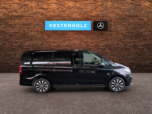 [all]12 Monate Garantie / Gratisservice 10 Jahre oder 100'000 Km ab 1.Inv. / zzgl. Ablieferungspauschale CHF 540.- // Er bietet Platz f&uuml;r bis zu 9 Personen[/all]


[all]

[/all]&nbsp; 12V SteckdoseAbgasreinigung SCR Generation 3Abschlepp&ouml;se vorne/hinten einschraubbarAbschliessbares HandschuhfachAirbag: Airbag BeifahrerAirbag: Airbag FahrerseiteAirbag: Thorax-Pelvis-Sidebag BeifahrerAirbag: Thorax-Pelvis-Sidebag FahrerAirbag: Windowbags f&uuml;r Fahrer und BeifahrerAnh&auml;ngelast 2500 kgAntiblockiersystem (ABS)Antriebsschlupfregelung (ASR)Assist: ATTENTION ASSISTAssist: BerganfahrhilfeAssist: Mercedes-Benz NotrufsystemAssist: PannenmanagementAssist: Reifendruck&uuml;berwachung an VA u. HA, drahtlosAssist: SeitenwindassistentAssist: TempomatAssist: Warnlampe f&uuml;r Wischwasserf&uuml;llstandAssist: Wartungsintervall 40.000 kmAssist: Wartungsintervallanzeige ASSYSTAussenspiegel heizbar und elektrisch verstellbarAussentemperaturanzeigeBeleuchtung f&uuml;r Fussraum vorneBereifung ohne Vorgabe FabrikatDekor: DachverkleidungDekor: Innenverkleidung gehobene Ausf&uuml;hrungDekor:Teppichboden im Fahrzeuginnenraum vorneDekor:Teppichboden im FondDieselpartikelfilterDrehzahlmesser elektronischECO Start-Stopp-FunktionElektrik f&uuml;r Anh&auml;ngersteckdoseElektronisches Stabilit&auml;ts-Programm (ESP)Emissionsklasse Euro 6d-TEMP N1 GR.III/N2Fahrwerk: Allradantrieb permanentFahrwerk: BasisfahrwerkFahrwerk: Elektrische LenkungFahrwerk: Scheibenbremse an VA und HAFenster fest hintenFenster in Heckklappe mit Wisch-/WaschanlageFenster vorn links, fest in Seitenwand/Schiebet&uuml;rFenster vorn rechts, fest in Seitenwand/Schiebet&uuml;rFeststellbremse (Fusspedal)Garantie: Garantie: 2 JahreGenerator 14 V / 250 AGeneratormanagementGetriebe: 9G-TRONICGetriebe: Achs&uuml;bersetzung i = 2,733Gewichtsvariante 3.100 kgGurtwarneinrichtung f&uuml;r BeifahrersitzGurtwarneinrichtung f&uuml;r FahrersitzHaltegriff im FondHaltegriffe f&uuml;r EinstiegHaltegriffe f&uuml;r Einstieg Fahrer und BeifahrerHaupttank 70 LiterInnenspiegelKlima: halbautomatisch geregelt Klimaanlage TEMPMATICKomfort Fensterheber elektrisch F/BFKomfort-DachbedieneinheitKomfortbereifungLackierung: Uni-LackierungLenkrad: Lenkrad in Neigung und H&ouml;he verstellbarLenkrad: Multifunktionslenkrad mit ReiserechnerLicht: 3. BremsleuchteLicht: Adaptives BremslichtLicht: Ausstiegsleuchten in den T&uuml;renLicht: Beleuchtete Spiegel f&uuml;r SonnenblendenLicht: Beleuchtung im Haltegriff Fond mitLicht: Fahrlichtassistent (automatischesLicht: Innen- und UmfeldbeleuchtungLicht: LeuchtweitenregulierungLicht: Scheinwerfer HalogenLicht: Umfeldbeleuchtung HeckklappeMedia: 2-Wege-Lautsprecher vorn und hintenMedia: Audio 10Media: Digitaler Radioempfang (DAB/DAB+)Media: Kombiinstrument mit Pixel-Matrix-DisplayMedia: Kommunikationsmodul (LTE)Media: Radiogeneration 2Paket: BlueEFFICIENCY-PaketPolster: Polster Stoff Caluma schwarzPufferbatterie f&uuml;r StartvorgangRegensensorServolenkungSitze: 3-Sitzschienensystem mit SchnellverriegelungSitze: 3er-Sitzbank Komfort 1.Reihe mitSitze: 3er-Sitzbank Komfort 2.Reihe, &auml;usserer Sitz klappb .Sitze: Armlehnen f&uuml;r Bestuhlung im FahrgastraumSitze: Komfort-BeifahrersitzSitze: Komfort-FahrersitzSommerreifenStossf&auml;nger und Anbauteile in WagenfarbeTourer SELECTT&uuml;ren: Aktiver Feststeller Schiebet&uuml;rT&uuml;ren: HeckklappeT&uuml;ren: Kindersicherung an T&uuml;ren im FahrgastraumT&uuml;ren: Komfort-&Ouml;ffnung u.Schliessung mit IR-FernbedienungT&uuml;ren: Laderaum-Schiebet&uuml;r linksT&uuml;ren: Schiebet&uuml;r rechtsUnterbodenverkleidung, aerodynamischVerbandstascheVliesbatterie 12 V/92 AhWarmluftkanal zum FahrgastraumWarndreieckWegfahrsperre elektronischW&auml;rmed&auml;mmendes Glas rundumZuheizer elektrischZwei Cupholder Assist: R&uuml;ckfahrkameraColorverglasung im Fond, SchwarzglasFussmatten VeloursGewichtsvariante 3.200 kgLackierung: Metallic-LackierungLenkrad: LederlenkradM+S ReifenMedia: Audio 40Paket: Chrom Interieur-PaketR&auml;der: Reserverad mit WagenheberSitze: Beifahrersitz Zweisitzer
