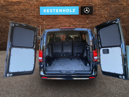 [all]Gegen Aufpreis RealGarant 12 Monate/20'000km oder 24Monate/40'000km / zzgl. Ablieferungspauschale CHF 540.- // Er bietet Platz f&uuml;r bis zu 6 Personen[/all]


[all]
DIGITALES RADIO (DAB),OBSIDIANSCHWARZ METALLIC,Aerodynamik-Paket,Park-Paket,PARKTRONIC,Au&szlig;enspiegel elektrisch heranklappbar,Sport-Paket Exterieur,R&uuml;ckfahrkamera,Sitzheizung f&uuml;r Beifahrer,Sitzheizung f&uuml;r Fahrer,W&auml;rmed&auml;mmendes Glas rundum,Haupttank 70 Liter,LED Intelligent Light System,ECO Start-Stopp-Funktion,TEMPOMAT,Anh&auml;ngerkupplung Kugelkopf abnehmbar,Beifahrersitz Zweisitzer,Airbag Beifahrer,Sitzkomfort-Paket,Kunstleder schwarz,Mixto,Gewichtsvariante 3.200 kg
[/all]&nbsp; Abschliessbares HandschuhfachAirbag: Airbag BeifahrerAirbag: Thorax-Pelvis-Sidebag BeifahrerAirbag: Thorax-Pelvis-Sidebag FahrerAnh&auml;ngelast 0 kg/lbsAntiblockiersystem (ABS)Antriebsschlupfregelung (ASR)Assist: ATTENTION ASSISTAssist: Aktiver BremssassistentAssist: Aktiver Spurhalte-AssistentAssist: BerganfahrhilfeAssist: Feststellbremse elektrischAssist: Intelligenter Geschwindigkeits-AssistentAssist: Kindererkennung im Fahrzeug passivAssist: Mercedes-Benz NotrufsystemAssist: PannenmanagementAssist: R&uuml;ckfahrkameraAssist: TempomatAssist: Totwinkel-AssistentAussenspiegel heizbar und elektrisch verstellbarBefestigungspunkte im DachrahmenDekor: Holzfussboden im LaderaumDekor:Dachverkleidung Standard S&auml;ule B-DDekor:Innenverkleidung Laderaum, seitlichECO Start-Stopp-FunktionEMISSIONSKLASSE EURO 6e RDE5 N1 GR.III/N2Elektrische Fensterheber vorneElektronisches Stabilit&auml;ts-ProgrammFahrwerk: BasisfahrwerkFenster vorn links, fest in Seitenwand/Schiebet&uuml;rFenster vorn rechts, fest in Seitenwand/Schiebet&uuml;rGarantie: 3 Jahre oder 100 000 kmGeschwindigkeitsbegrenzung 200 km/hGetriebe: 9G-TRONICGewichtsvariante 2.800 kgHaupttank 70 LiterInnenspiegelKlima: Halbautomatisch geregelt Klimaanlage TEMPMATICKomfortschliessungLackierung: Uni-Lackierung arktikweissLenkrad: Lenkrad in Neigung und H&ouml;he verstellbarLenkrad: MultifunktionslenkradLicht: Adaptives BremslichtLicht: FahrlichtassistentLicht: Innenraumleuchte(n) im FondLicht: Scheinwerfer HalogenMedia: 2-Wege-Lautsprecher vornMedia: Digitales Extra: Updates intell. Geschw.-AssistentMedia: Digitales Radio (DAB)Media: Kombiinstrument mit FarbdisplayMedia: Kommunikationsmodul (LTE) f&uuml;r digitale DiensteMedia: MBUX MultimediasystemMedia: Vorr&uuml;stung NavigationMedia: Vorr&uuml;stung Remote Services PlusMixtoMixto BASEModellpflegePolster: Polster Stoff Caluma schwarzR&auml;der: Bereifung 225/55 R17R&auml;der: Reifendruck&uuml;berwachung an VA u. HA, drahtlosR&auml;der: SommerreifenR&auml;der: Stahlr&auml;der 6,5 J x 17ServolenkungSitze: Beifahrersitz StandardSitze: Bestuhlung Fahrgastraum 2er-SitzbankSitze: FahrersitzT&uuml;ren: Aktiver Feststeller Schiebet&uuml;rT&uuml;ren: HeckklappeT&uuml;ren: Kindersicherung an T&uuml;ren im FahrgastraumVliesbatterie 12 V/92 AhWarmluftkanal zum FahrgastraumWarndreieckWartungsintervall 25.000 kmW&auml;rmed&auml;mmendes Glas rundumZentralverriegelungZwei Cupholder