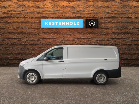 [all]Werksgarantie bis 18.08.2027 / Gratisservice 10 Jahre oder 100'000 Km, Reparaturservice 3 Jahre oder 100'000 Km ab 1.Inv. / zzgl. Ablieferungspauschale CHF 540.- // Er bietet Platz f&uuml;r bis zu 3 Pl&auml;tze[/all]


[all]
DIGITALES RADIO (DAB),Elektrik f&uuml;r Anh&auml;ngersteckdose,Vorr&uuml;stung Navigation,MBUX Multimediasystem,Au&szlig;enspiegel heizbar und elektrisch verstellbar,Kastenwagen,Heckkamera nicht einklappbar,Klimazone 1,Totwinkel-Assistent,Aktiver Spurhalte-Assistent,Park-Paket mit R&uuml;ckfahrkamera,Fahrlichtassistent,ECO Start-Stopp-Funktion,TEMPOMAT,Beifahrersitz Zweisitzer,Stoff Caluma schwarz,Heckt&uuml;ren, zweifl&uuml;gelig, &Ouml;ffnung bis Seitenwand,Gewichtsvariante 3.000 kg,PRO
[/all]&nbsp; Abschliessbares HandschuhfachAirbag: Airbag BeifahrerAirbag: Airbag FahrerseiteAntiblockiersystem (ABS)Assist: ATTENTION ASSISTAssist: Aktiver BremssassistentAssist: Aktiver Spurhalte-AssistentAssist: BerganfahrhilfeAssist: Feststellbremse elektrischAssist: HOLD-FunktionAssist: Intelligenter Geschwindigkeits-AssistentAssist: Mercedes-Benz NotrufsystemAssist: PannenmanagementAssist: R&uuml;ckfahrkameraAssist: TempomatAssist: Totwinkel-AssistentAussenspiegel heizbar und elektrisch verstellbarBefestigungspunkte im DachrahmenDekor:Innenverkleidung Laderaum, seitlichECO Start-Stopp-FunktionEMISSIONSKLASSE EURO 6e RDE5 N1 GR.III/N2Elektrik f&uuml;r Anh&auml;ngersteckdoseElektrische Fensterheber vorneElektronisches Stabilit&auml;ts-Programm (ESP)Fahrwerk: Allradantrieb permanentFahrwerk: BasisfahrwerkGarantie: 3 Jahre oder 100 000 kmGenerator 14 V / 250 AGeschwindigkeitsbegrenzung 210 km/hGetriebe: 9G-TRONICGewichtsvariante 2.800 kgHaupttank 70 LiterKlima: Halbautomatisch geregelt Klimaanlage TEMPMATICKomfortschliessungLackierung: Uni-Lackierung arktikweissLenkrad: Lenkrad in Neigung und H&ouml;he verstellbarLenkrad: MultifunktionslenkradLicht: Adaptives BremslichtLicht: FahrlichtassistentLicht: Scheinwerfer HalogenMedia: 2-Wege-Lautsprecher vornMedia: Digitales Extra: Updates intell. Geschw.-AssistentMedia: Digitales Radio (DAB)Media: Kombiinstrument mit FarbdisplayMedia: Kommunikationsmodul (LTE) f&uuml;r digitale DiensteMedia: MBUX MultimediasystemMedia: Vorr&uuml;stung NavigationMedia: Vorr&uuml;stung Remote Services PlusModellpflegeMulti-Tasten FunkfernbedienungPROPolster: Stoff Caluma schwarzR&auml;der: Bereifung 225/55 R17R&auml;der: RadvollabdeckungR&auml;der: Reifendruck&uuml;berwachung an VA u. HA, drahtlosR&auml;der: SommerreifenR&auml;der: Stahlr&auml;der 6,5 J x 17ServolenkungSitze: Komfort-BeifahrersitzSitze: Komfort-FahrersitzSitze: Lordosenst&uuml;tze BeifahrersitzSitze: Lordosenst&uuml;tze FahrersitzSitze: Sitzkissentiefenverstellung BeifahrerSitze: Sitzkissentiefenverstellung FahrerTrennwand durchgehendT&uuml;ren: HeckklappeVliesbatterie 12 V/92 AhWarndreieckWartungsintervall 40.000 kmWegfahrsperre elektronischW&auml;rmed&auml;mmendes Glas rundumZentralverriegelungZwei Cupholder