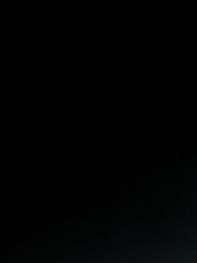 Interne Fahrzeugnr.:: 0923416Ausstattungslinien und -Pakete:  Aerodynamik-Paket,   Basic,   BlueEFFICIENCY-Paket,   Chrom Interieur-Paket,   Liege-Paket,   Modellgeneration 1,   Spur-Paket,   Tourer PROExterieur:  Änderungsjahr G3-I,   Aktiver Feststeller Schiebetür,   Außenspiegel heizbar und elektrisch verstellbar,   Basisfahrwerk,   Baureihe C447 Vito/V-Klasse,   Befestigungspunkte im Dachrahmen,   CO2-optimierte Bremsanlage,   Dachverkleidung,   Elektrik für Anhängersteckdose,   Fehlbetankungsschutz,   Fenster in Heckklappe mit Wisch- und Waschanlage,   Fenster vorn links, fest in Seitenwand/Schiebetür,   Generator 14 V / 250 A,   Gewichtsvariante 3.100 kg,   Haupttank 70 Liter,   Heckklappe,   Hinterachswellenfabrikat IFA,   Inland - Code,   Kombifahrzeug,   Komplettfahrzeug,   Kältemittel R-1234yf,   Kühlergrill verchromt,   LED Intelligent Light System,   Leichtmetallräder 7,0Jx17 5-Doppelspeich.-Design,   Pufferbatterie für Startvorgang,   Räderfabrikat Ronal,   Schiebetür links,   Schluss-, Brems- und Blinklicht in LED-Technik,   Steuercode Umstellung WLTP,   Stoßfänger und Anbauteile in Wagenfarbe lackiert,   Umfeldbeleuchtung Heckklappe,   VIN von außen sichtbar,   Vliesbatterie 12 V 92 Ah,   Wärmedämmendes Glas rundumInterieur:  3er-Sitzbank als Komfortliege, 2.Fondsitzreihe,   Abschließbares Handschuhfach,   Beleuchtung im Haltegriff Fond mit Lesespot,   Cupholder aufsteckbar in Armlehnen hinten,   Doppelcupholder Cockpit mittig,   Fenster fest hinten,   Haltegriff im Fond,   Innenspiegel,   Innenverkleidung gehobene Ausführung,   Klemmleiste für Elektroanschluss,   Komfort-Beifahrersitz drehbar,   Komfort-Dachbedieneinheit,   Komfort-Fahrersitz drehbar,   Lederlenkrad,   Linkslenker,   Sitzheizung für Beifahrer,   Sitzheizung für Fahrer,   Sitzschienensystem mit Schnellverriegelung,   Steckdose 12 V Kofferraum / Laderaum,   Steckdosen 12V für Sitzreihen Fond rechts u. links,   Stoff Santos schwarz,   Warmluftkanal zum FahrgastraumMultimedia:  2-Wege-Lautsprecher vorn und hinten,   Audio 40,   Digitales Extra: Remote Services Plus,   Digitales Radio (DAB),   Kombiinstrument (Pixel-Matrix-Display),   Kommunikationsmodul (LTE) für digitale Dienste,   Live Traffic Information,   Mercedes-Benz NotrufsystemKomfort und Umwelt:  9G-TRONIC,   Abgasreinigung SCR Generation 4,   Allrad permanent,   Attention Assist,   Berganfahrhilfe,   Colorverglasung im Fond, Schwarzglas,   ECO Start-Stop Funktion,   Emissionsklasse Euro 6d-TEMP M/N1 GR. II,   Fahrlichtassistent,   Haltegriff für Einstieg,   Lenkrad in Neigung und Höhe verstellbar,   Mercedes-Benz MobiloVan mit DSB und GgD,   Multifunktionslenkrad mit Reiserechner,   Parktronic,   Regensensor,   Spurhalteassistent,   Totwinkel-Assistent,   Zuheizer  elektrischSicherheit:  Adaptives Bremslicht,   Aktiver Abstands-Assistent DISTRONIC,   Aktiver Brems-Assistent,   Beifahrerairbag,   Fußgängerschutz,   Gurtwarneinrichtung für Beifahrer,   HOLD-Funktion,   Kindersicherung an Türen im Fahrgastraum,   Reifendrucküberwachung an VA u. HA, drahtlos,   Thorax-Pelvis-Sidebag Beifahrer,   Thorax-Pelvis-Sidebag Fahrer,   Verbandtasche,   Warndreieck,   Warnlampe für Wischwasserfüllstand,   Wegfall Windowbag A-BZustand/Papiere:  COC-Papiere,   Modellpflege,   Premiumschutz Reifen (3 Jahre),   Wartungsintervall 40.000 km,   Zulassung als PKWWeiteres:  Europa,   Fahrzeug HVO fähig,   Fenster v. rechts, fest in Seitenwand/Schiebetür,   halbautomatisch geregelt Klimaanlage TEMPMATIC,   Hersteller Mercedes-Benz AG,   Komfort-Öffnung u.Schließung mit IR-Fernbedienung,   Kunstoffboden TPO im Fahrgastraum,   Pannenmanagement,   Region EU/ EFTA,   Schilder / Druckschriften deutsch,   Steuercode Entwicklung,   Steuercode Modellpflege,   VIN codierte Fahrzeugdaten mit Prüfziffer,   Geschwindigkeitsbegrenzung 210 km/h,   Modelljahr 3,   Motor OM 654 DE 20 LA 140 kW (190 PS) 3800/min.