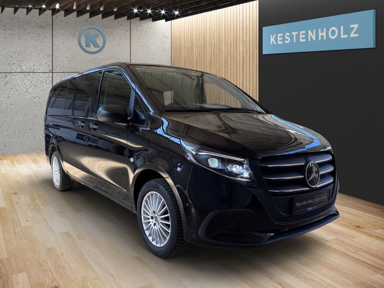 Ausstattungslinien und -Pakete:  Aerodynamik-Paket,   BlueEFFICIENCY-Paket:  Chrom Interieur-Paket:  Fahrassistenz-Paket:  Modellgeneration 2,   Park-Paket mit Rückfahrkamera:  Spiegel-Paket Vito:  Tourer PRO:Exterieur:  Anhängelast 2500 kg:  Anhängerkupplung Kugelkopf abnehmbar:  Außenspiegel elektrisch heranklappbar:  Außenspiegel heizbar und elektrisch verstellbar,   Baureihe C447 Vito/V-Klasse:  Befestigungspunkte im Dachrahmen,   CO2-optimierte Bremsanlage,   EASY PACK Paket - elektr. Schiebetür/Heckklappe,   Elektr. Betätigung für Schiebetür links:  Elektr. Betätigung für Schiebetür rechts:  Fehlbetankungsschutz,   Fenster in Heckklappe mit Wisch- und Waschanlage,   Fenster vorn links, fest in Seitenwand/Schiebetür,   Generator 14 V / 250 A:  Gewichtsvariante 3.200 kg,   Haupttank 70 Liter:  Heizung für Scheibenwaschanlage:  Hinterachswellenfabrikat IFA,   Kombifahrzeug:  Komplettfahrzeug,   Kühlergrill verchromt,   Leichtmetallräder 7 J x 17, 20-Speichen Design,   Metallic-Lack:  Multibeam LED: Fernlichtassistent Adaptive plus,   Radstand 3200 mm, Überhang lang,   Schiebetür links:  Schluss-, Brems- und Blinklicht in LED-Technik:  Steuercode Umstellung WLTP,   Steuercode Zertifizierung II,   Stoßfänger und Anbauteile in Wagenfarbe lackiertInterieur:  3er-Sitzbank in 2. SR (klapp-, wickel-, herausnehmbar) mit Isofix u. Top Tether auf außen, 2 Einzelsitze in der 3. SR,   Beleuchtung im Haltegriff Fond mit Lesespot,   Fenster fest hinten,   Innenspiegel  automatisch abblendend,   Innenverkleidung gehobene Ausführung,   Klimaanlage halbautom. geregelt, TEMPMATIC im Fond:  Klimatisierungsautomatik Thermotronic:  Komfort-Beifahrersitz:  Komfort Fahrersitz:  Kunstleder schwarz:  Lederlenkrad:  Linkslenker,   Lordosenstütze Beifahrersitz,   Lordosenstütze Fahrersitz,   Mittelkonsole mit Staufach,   Sitzbelegungserkennung Fahrersitz:  Sitzheizung für Beifahrer:  Sitzheizung für Fahrer:  Sitzkissentiefenverstellung Beifahrer,   Sitzkissentiefenverstellung Fahrer,   Vordersitze mit EASY-ENTRY-FunktionMultimedia:  2-Wege-Lautsprecher vorn und hinten,   Digitales Extra: Festplatten-Navigation,   Digitales Extra: Remote Services Plus,   Digitales Extra: Smartphone Integration,   Digitales Radio (DAB):  Kommunikationsmodul (LTE) für digitale Dienste:  Live Traffic Information,   MBUX Multimediasystem:  Mercedes-Benz Notrufsystem:Komfort und Umwelt:  9G-TRONIC:  Abgasreinigung SCR Generation 4,   Aktiver Geschwindigkeitslimit-Assistent:  Aktiver Lenk-Assistent:  Aktiver Spurhalte-Assistent:  Allrad permanent:  Attention Assist:  Berganfahrhilfe:  Colorverglasung im Fond, Schwarzglas:  Easy-Pack Heckklappe:  ECO Start-Stop Funktion:  Emissionsklasse  Euro 6b M/N1 GR. II:  Erweitertes autom. Wiederanfahren auf Autobahnen,   Fahrlichtassistent,   Innen- und Umfeldbeleuchtung Kombi,   Intelligenter Geschwindigkeitsassistent (ISA),   Kindererkennung im Fahrzeug passiv,   Kofferraum-Komfortschließung,   Lenkrad in Neigung und Höhe verstellbar,   Multifunktionslenkrad:  Nachtbeleuchtung,   Sauglüfter elektrisch Leistungsstufe 5,   Streckenbasierte Geschwindigkeitsanpassung,   Totwinkel-Assistent:  Verkehrszeichen-Assistent:  Zuheizer  elektrischSicherheit:  Aktiver Abstands-Assistent DISTRONIC:  Aktiver Brems-Assistent:  Beifahrerairbag,   Bremskraftverstärkerausfallkompensierung,   elek. Feststellbremse,   HOLD-Funktion:  Kindersicherung an Türen im Fahrgastraum,   Reifendrucküberwachung an VA u. HA, drahtlos:  Thorax-Pelvis-Sidebag Beifahrer:  Thorax-Pelvis-Sidebag Fahrer,   Windowbags für Fahrer und Beifahrer:Zustand/Papiere:  Modellpflege:  Wartungsintervall 40.000 km,   Zulassung als PKW:Weiteres:  AEJ X4/1,   AEJ X4/2,   Fahrzeug HVO fähig,   Fenster v. rechts, fest in Seitenwand/Schiebetür,   Hersteller Mercedes-Benz AG,   Kundenauftrag VdZ,   Kunstoffboden TPO im Fahrgastraum,   Mopf II,   OM654 DE 20 LA Leistungsstufe 5 Top Type,   Pannenmanagement,   Schilder / Druckschriften deutsch,   Sitzbef. Fond m.Schnellverriegelung 2 Sitzreihen,   Steuercode Modellpflege,   Vertriebskennzeichen 0,   VIN codierte Fahrzeugdaten mit Prüfziffer,   174 kW (237 PS) 4200/min,   Änderungsjahr G4-II,   Geschwindigkeitsbegrenzung 210 km/h,   Modelljahr 5.