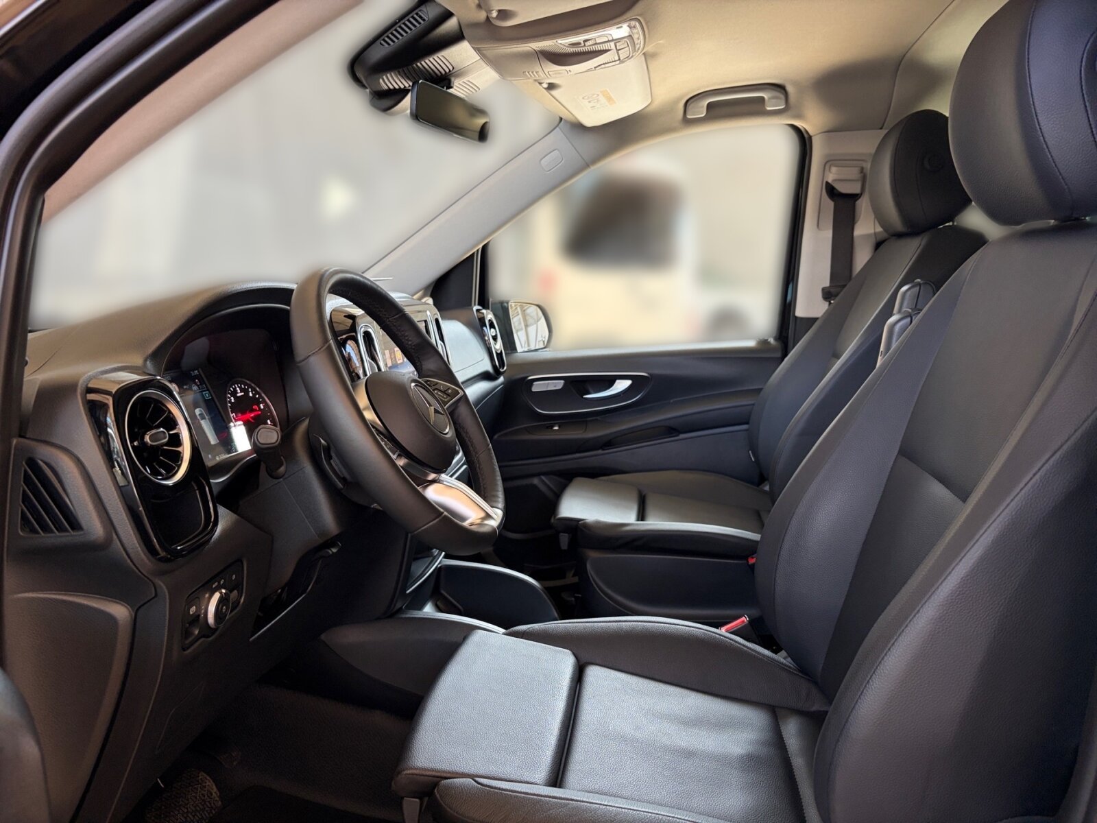 Ausstattungslinien und -Pakete:  Aerodynamik-Paket,   BlueEFFICIENCY-Paket:  Chrom Interieur-Paket:  Fahrassistenz-Paket:  Modellgeneration 2,   Park-Paket mit Rückfahrkamera:  Spiegel-Paket Vito:  Tourer PRO:Exterieur:  Anhängelast 2500 kg:  Anhängerkupplung Kugelkopf abnehmbar:  Außenspiegel elektrisch heranklappbar:  Außenspiegel heizbar und elektrisch verstellbar,   Baureihe C447 Vito/V-Klasse:  Befestigungspunkte im Dachrahmen,   CO2-optimierte Bremsanlage,   EASY PACK Paket - elektr. Schiebetür/Heckklappe,   Elektr. Betätigung für Schiebetür links:  Elektr. Betätigung für Schiebetür rechts:  Fehlbetankungsschutz,   Fenster in Heckklappe mit Wisch- und Waschanlage,   Fenster vorn links, fest in Seitenwand/Schiebetür,   Generator 14 V / 250 A:  Gewichtsvariante 3.200 kg,   Haupttank 70 Liter:  Heizung für Scheibenwaschanlage:  Hinterachswellenfabrikat IFA,   Kombifahrzeug:  Komplettfahrzeug,   Kühlergrill verchromt,   Leichtmetallräder 7 J x 17, 20-Speichen Design,   Metallic-Lack:  Multibeam LED: Fernlichtassistent Adaptive plus,   Radstand 3200 mm, Überhang lang,   Schiebetür links:  Schluss-, Brems- und Blinklicht in LED-Technik:  Steuercode Umstellung WLTP,   Steuercode Zertifizierung II,   Stoßfänger und Anbauteile in Wagenfarbe lackiertInterieur:  3er-Sitzbank in 2. SR (klapp-, wickel-, herausnehmbar) mit Isofix u. Top Tether auf außen, 2 Einzelsitze in der 3. SR,   Beleuchtung im Haltegriff Fond mit Lesespot,   Fenster fest hinten,   Innenspiegel  automatisch abblendend,   Innenverkleidung gehobene Ausführung,   Klimaanlage halbautom. geregelt, TEMPMATIC im Fond:  Klimatisierungsautomatik Thermotronic:  Komfort-Beifahrersitz:  Komfort Fahrersitz:  Kunstleder schwarz:  Lederlenkrad:  Linkslenker,   Lordosenstütze Beifahrersitz,   Lordosenstütze Fahrersitz,   Mittelkonsole mit Staufach,   Sitzbelegungserkennung Fahrersitz:  Sitzheizung für Beifahrer:  Sitzheizung für Fahrer:  Sitzkissentiefenverstellung Beifahrer,   Sitzkissentiefenverstellung Fahrer,   Vordersitze mit EASY-ENTRY-FunktionMultimedia:  2-Wege-Lautsprecher vorn und hinten,   Digitales Extra: Festplatten-Navigation,   Digitales Extra: Remote Services Plus,   Digitales Extra: Smartphone Integration,   Digitales Radio (DAB):  Kommunikationsmodul (LTE) für digitale Dienste:  Live Traffic Information,   MBUX Multimediasystem:  Mercedes-Benz Notrufsystem:Komfort und Umwelt:  9G-TRONIC:  Abgasreinigung SCR Generation 4,   Aktiver Geschwindigkeitslimit-Assistent:  Aktiver Lenk-Assistent:  Aktiver Spurhalte-Assistent:  Allrad permanent:  Attention Assist:  Berganfahrhilfe:  Colorverglasung im Fond, Schwarzglas:  Easy-Pack Heckklappe:  ECO Start-Stop Funktion:  Emissionsklasse  Euro 6b M/N1 GR. II:  Erweitertes autom. Wiederanfahren auf Autobahnen,   Fahrlichtassistent,   Innen- und Umfeldbeleuchtung Kombi,   Intelligenter Geschwindigkeitsassistent (ISA),   Kindererkennung im Fahrzeug passiv,   Kofferraum-Komfortschließung,   Lenkrad in Neigung und Höhe verstellbar,   Multifunktionslenkrad:  Nachtbeleuchtung,   Sauglüfter elektrisch Leistungsstufe 5,   Streckenbasierte Geschwindigkeitsanpassung,   Totwinkel-Assistent:  Verkehrszeichen-Assistent:  Zuheizer  elektrischSicherheit:  Aktiver Abstands-Assistent DISTRONIC:  Aktiver Brems-Assistent:  Beifahrerairbag,   Bremskraftverstärkerausfallkompensierung,   elek. Feststellbremse,   HOLD-Funktion:  Kindersicherung an Türen im Fahrgastraum,   Reifendrucküberwachung an VA u. HA, drahtlos:  Thorax-Pelvis-Sidebag Beifahrer:  Thorax-Pelvis-Sidebag Fahrer,   Windowbags für Fahrer und Beifahrer:Zustand/Papiere:  Modellpflege:  Wartungsintervall 40.000 km,   Zulassung als PKW:Weiteres:  AEJ X4/1,   AEJ X4/2,   Fahrzeug HVO fähig,   Fenster v. rechts, fest in Seitenwand/Schiebetür,   Hersteller Mercedes-Benz AG,   Kundenauftrag VdZ,   Kunstoffboden TPO im Fahrgastraum,   Mopf II,   OM654 DE 20 LA Leistungsstufe 5 Top Type,   Pannenmanagement,   Schilder / Druckschriften deutsch,   Sitzbef. Fond m.Schnellverriegelung 2 Sitzreihen,   Steuercode Modellpflege,   Vertriebskennzeichen 0,   VIN codierte Fahrzeugdaten mit Prüfziffer,   174 kW (237 PS) 4200/min,   Änderungsjahr G4-II,   Geschwindigkeitsbegrenzung 210 km/h,   Modelljahr 5.