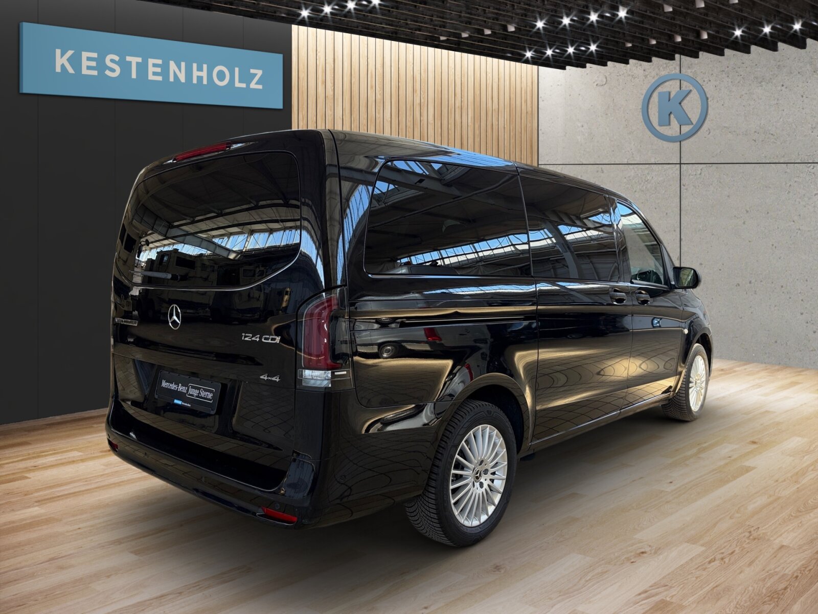 Ausstattungslinien und -Pakete:  Aerodynamik-Paket,   BlueEFFICIENCY-Paket:  Chrom Interieur-Paket:  Fahrassistenz-Paket:  Modellgeneration 2,   Park-Paket mit Rückfahrkamera:  Spiegel-Paket Vito:  Tourer PRO:Exterieur:  Anhängelast 2500 kg:  Anhängerkupplung Kugelkopf abnehmbar:  Außenspiegel elektrisch heranklappbar:  Außenspiegel heizbar und elektrisch verstellbar,   Baureihe C447 Vito/V-Klasse:  Befestigungspunkte im Dachrahmen,   CO2-optimierte Bremsanlage,   EASY PACK Paket - elektr. Schiebetür/Heckklappe,   Elektr. Betätigung für Schiebetür links:  Elektr. Betätigung für Schiebetür rechts:  Fehlbetankungsschutz,   Fenster in Heckklappe mit Wisch- und Waschanlage,   Fenster vorn links, fest in Seitenwand/Schiebetür,   Generator 14 V / 250 A:  Gewichtsvariante 3.200 kg,   Haupttank 70 Liter:  Heizung für Scheibenwaschanlage:  Hinterachswellenfabrikat IFA,   Kombifahrzeug:  Komplettfahrzeug,   Kühlergrill verchromt,   Leichtmetallräder 7 J x 17, 20-Speichen Design,   Metallic-Lack:  Multibeam LED: Fernlichtassistent Adaptive plus,   Radstand 3200 mm, Überhang lang,   Schiebetür links:  Schluss-, Brems- und Blinklicht in LED-Technik:  Steuercode Umstellung WLTP,   Steuercode Zertifizierung II,   Stoßfänger und Anbauteile in Wagenfarbe lackiertInterieur:  3er-Sitzbank in 2. SR (klapp-, wickel-, herausnehmbar) mit Isofix u. Top Tether auf außen, 2 Einzelsitze in der 3. SR,   Beifahrersitz Zweisitzer:  Beleuchtung im Haltegriff Fond mit Lesespot,   Fenster fest hinten,   Innenspiegel  automatisch abblendend,   Innenverkleidung gehobene Ausführung,   Klimaanlage halbautom. geregelt, TEMPMATIC im Fond:  Klimatisierungsautomatik Thermotronic:  Komfort Fahrersitz:  Kunstleder schwarz:  Lederlenkrad:  Linkslenker,   Lordosenstütze Fahrersitz,   Sitzbelegungserkennung Fahrersitz:  Sitzheizung für Beifahrer:  Sitzheizung für Fahrer:  Sitzkissentiefenverstellung Fahrer,   Vordersitze mit EASY-ENTRY-FunktionMultimedia:  2-Wege-Lautsprecher vorn und hinten,   Digitales Extra: Festplatten-Navigation,   Digitales Extra: Remote Services Plus,   Digitales Extra: Smartphone Integration,   Digitales Radio (DAB):  Kommunikationsmodul (LTE) für digitale Dienste:  Live Traffic Information,   MBUX Multimediasystem:  Mercedes-Benz Notrufsystem:Komfort und Umwelt:  9G-TRONIC:  Abgasreinigung SCR Generation 4,   Aktiver Geschwindigkeitslimit-Assistent:  Aktiver Lenk-Assistent:  Aktiver Spurhalte-Assistent:  Allrad permanent:  Attention Assist:  Berganfahrhilfe:  Colorverglasung im Fond, Schwarzglas:  Easy-Pack Heckklappe:  ECO Start-Stop Funktion:  Emissionsklasse  Euro 6b M/N1 GR. II:  Erweitertes autom. Wiederanfahren auf Autobahnen,   Fahrlichtassistent,   Innen- und Umfeldbeleuchtung Kombi,   Intelligenter Geschwindigkeitsassistent (ISA),   Kindererkennung im Fahrzeug passiv,   Kofferraum-Komfortschließung,   Lenkrad in Neigung und Höhe verstellbar,   Multifunktionslenkrad:  Nachtbeleuchtung,   Sauglüfter elektrisch Leistungsstufe 5,   Streckenbasierte Geschwindigkeitsanpassung,   Totwinkel-Assistent:  Verkehrszeichen-Assistent:  Zuheizer  elektrischSicherheit:  Aktiver Abstands-Assistent DISTRONIC:  Aktiver Brems-Assistent:  Beifahrerairbag,   Bremskraftverstärkerausfallkompensierung,   elek. Feststellbremse,   HOLD-Funktion:  Kindersicherung an Türen im Fahrgastraum,   Reifendrucküberwachung an VA u. HA, drahtlos:  Thorax-Pelvis-Sidebag Beifahrer:  Thorax-Pelvis-Sidebag Fahrer,   Windowbags für Fahrer und Beifahrer:Zustand/Papiere:  Modellpflege:  Wartungsintervall 40.000 km,   Zulassung als PKW:Weiteres:  AEJ X4/1,   AEJ X4/2,   Fahrzeug HVO fähig,   Fenster v. rechts, fest in Seitenwand/Schiebetür,   Hersteller Mercedes-Benz AG,   Kundenauftrag VdZ,   Kunstoffboden TPO im Fahrgastraum,   Mopf II,   OM654 DE 20 LA Leistungsstufe 5 Top Type,   Pannenmanagement,   Schilder / Druckschriften deutsch,   Sitzbef. Fond m.Schnellverriegelung 2 Sitzreihen,   Steuercode Modellpflege,   Vertriebskennzeichen 0,   VIN codierte Fahrzeugdaten mit Prüfziffer,   174 kW (237 PS) 4200/min,   Änderungsjahr G4-II,   Geschwindigkeitsbegrenzung 210 km/h,   Modelljahr 5.