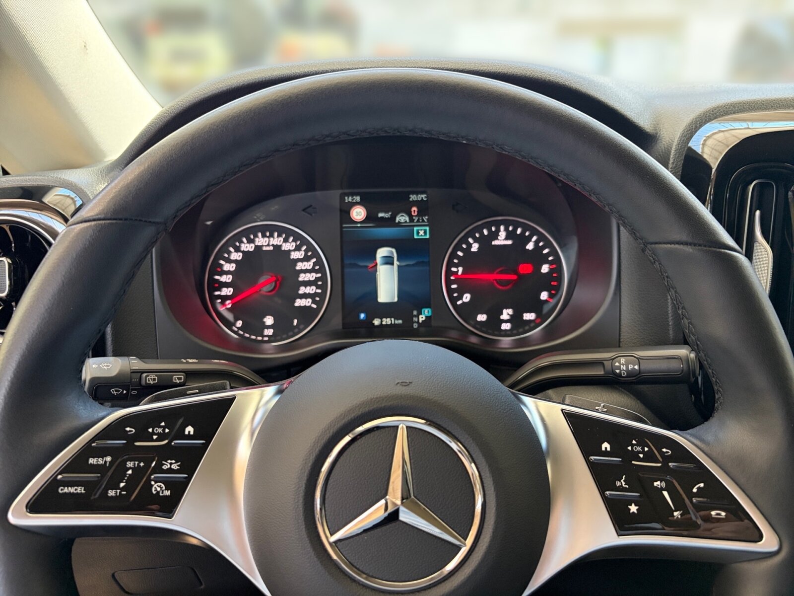 Ausstattungslinien und -Pakete:  Aerodynamik-Paket,   BlueEFFICIENCY-Paket:  Chrom Interieur-Paket:  Fahrassistenz-Paket:  Modellgeneration 2,   Park-Paket mit Rückfahrkamera:  Spiegel-Paket Vito:  Tourer PRO:Exterieur:  Anhängelast 2500 kg:  Anhängerkupplung Kugelkopf abnehmbar:  Außenspiegel elektrisch heranklappbar:  Außenspiegel heizbar und elektrisch verstellbar,   Baureihe C447 Vito/V-Klasse:  Befestigungspunkte im Dachrahmen,   CO2-optimierte Bremsanlage,   EASY PACK Paket - elektr. Schiebetür/Heckklappe,   Elektr. Betätigung für Schiebetür links:  Elektr. Betätigung für Schiebetür rechts:  Fehlbetankungsschutz,   Fenster in Heckklappe mit Wisch- und Waschanlage,   Fenster vorn links, fest in Seitenwand/Schiebetür,   Generator 14 V / 250 A:  Gewichtsvariante 3.200 kg,   Haupttank 70 Liter:  Heizung für Scheibenwaschanlage:  Hinterachswellenfabrikat IFA,   Kombifahrzeug:  Komplettfahrzeug,   Kühlergrill verchromt,   Leichtmetallräder 7 J x 17, 20-Speichen Design,   Metallic-Lack:  Multibeam LED: Fernlichtassistent Adaptive plus,   Radstand 3200 mm, Überhang lang,   Schiebetür links:  Schluss-, Brems- und Blinklicht in LED-Technik:  Steuercode Umstellung WLTP,   Steuercode Zertifizierung II,   Stoßfänger und Anbauteile in Wagenfarbe lackiertInterieur:  3er-Sitzbank in 2. SR (klapp-, wickel-, herausnehmbar) mit Isofix u. Top Tether auf außen, 2 Einzelsitze in der 3. SR,   Beifahrersitz Zweisitzer:  Beleuchtung im Haltegriff Fond mit Lesespot,   Fenster fest hinten,   Innenspiegel  automatisch abblendend,   Innenverkleidung gehobene Ausführung,   Klimaanlage halbautom. geregelt, TEMPMATIC im Fond:  Klimatisierungsautomatik Thermotronic:  Komfort Fahrersitz:  Kunstleder schwarz:  Lederlenkrad:  Linkslenker,   Lordosenstütze Fahrersitz,   Sitzbelegungserkennung Fahrersitz:  Sitzheizung für Beifahrer:  Sitzheizung für Fahrer:  Sitzkissentiefenverstellung Fahrer,   Vordersitze mit EASY-ENTRY-FunktionMultimedia:  2-Wege-Lautsprecher vorn und hinten,   Digitales Extra: Festplatten-Navigation,   Digitales Extra: Remote Services Plus,   Digitales Extra: Smartphone Integration,   Digitales Radio (DAB):  Kommunikationsmodul (LTE) für digitale Dienste:  Live Traffic Information,   MBUX Multimediasystem:  Mercedes-Benz Notrufsystem:Komfort und Umwelt:  9G-TRONIC:  Abgasreinigung SCR Generation 4,   Aktiver Geschwindigkeitslimit-Assistent:  Aktiver Lenk-Assistent:  Aktiver Spurhalte-Assistent:  Allrad permanent:  Attention Assist:  Berganfahrhilfe:  Colorverglasung im Fond, Schwarzglas:  Easy-Pack Heckklappe:  ECO Start-Stop Funktion:  Emissionsklasse  Euro 6b M/N1 GR. II:  Erweitertes autom. Wiederanfahren auf Autobahnen,   Fahrlichtassistent,   Innen- und Umfeldbeleuchtung Kombi,   Intelligenter Geschwindigkeitsassistent (ISA),   Kindererkennung im Fahrzeug passiv,   Kofferraum-Komfortschließung,   Lenkrad in Neigung und Höhe verstellbar,   Multifunktionslenkrad:  Nachtbeleuchtung,   Sauglüfter elektrisch Leistungsstufe 5,   Streckenbasierte Geschwindigkeitsanpassung,   Totwinkel-Assistent:  Verkehrszeichen-Assistent:  Zuheizer  elektrischSicherheit:  Aktiver Abstands-Assistent DISTRONIC:  Aktiver Brems-Assistent:  Beifahrerairbag,   Bremskraftverstärkerausfallkompensierung,   elek. Feststellbremse,   HOLD-Funktion:  Kindersicherung an Türen im Fahrgastraum,   Reifendrucküberwachung an VA u. HA, drahtlos:  Thorax-Pelvis-Sidebag Beifahrer:  Thorax-Pelvis-Sidebag Fahrer,   Windowbags für Fahrer und Beifahrer:Zustand/Papiere:  Modellpflege:  Wartungsintervall 40.000 km,   Zulassung als PKW:Weiteres:  AEJ X4/1,   AEJ X4/2,   Fahrzeug HVO fähig,   Fenster v. rechts, fest in Seitenwand/Schiebetür,   Hersteller Mercedes-Benz AG,   Kundenauftrag VdZ,   Kunstoffboden TPO im Fahrgastraum,   Mopf II,   OM654 DE 20 LA Leistungsstufe 5 Top Type,   Pannenmanagement,   Schilder / Druckschriften deutsch,   Sitzbef. Fond m.Schnellverriegelung 2 Sitzreihen,   Steuercode Modellpflege,   Vertriebskennzeichen 0,   VIN codierte Fahrzeugdaten mit Prüfziffer,   174 kW (237 PS) 4200/min,   Änderungsjahr G4-II,   Geschwindigkeitsbegrenzung 210 km/h,   Modelljahr 5.