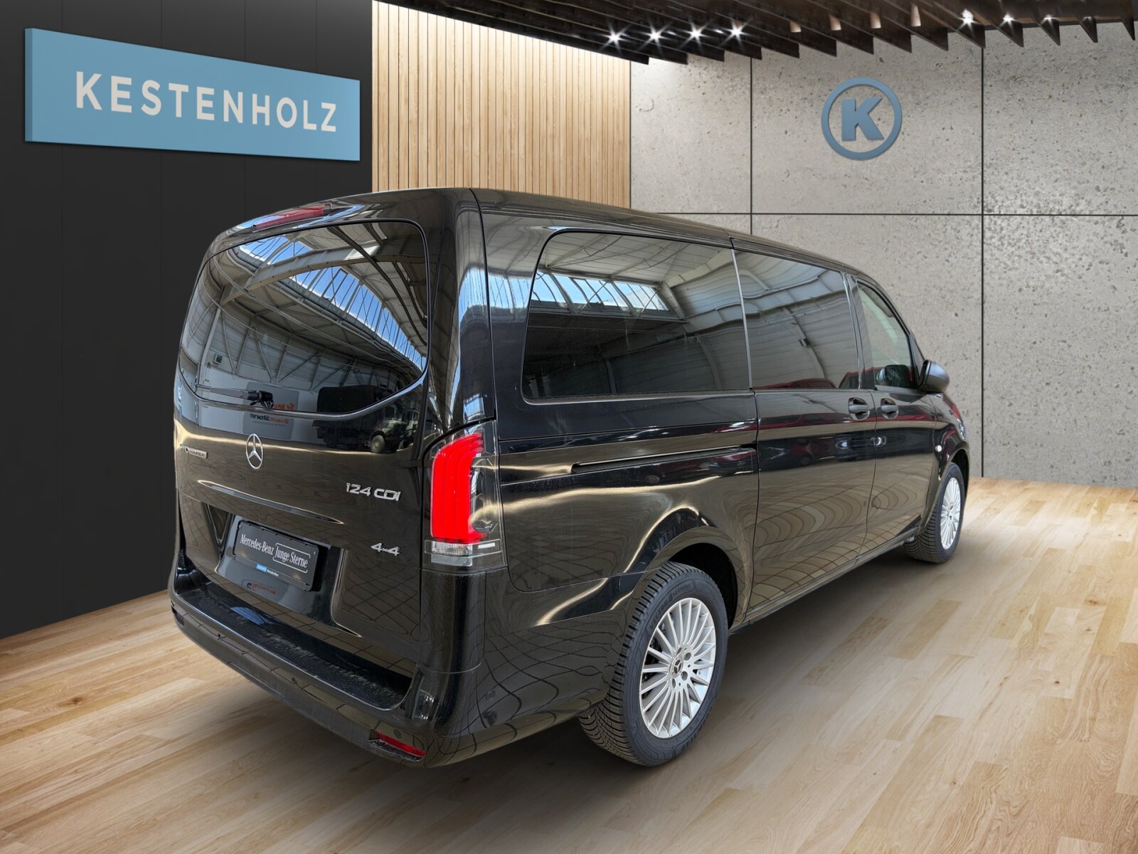 Ausstattungslinien und -Pakete:  Aerodynamik-Paket,   BlueEFFICIENCY-Paket:  Chrom Interieur-Paket:  Fahrassistenz-Paket:  Modellgeneration 2,   Park-Paket mit Rückfahrkamera:  Spiegel-Paket Vito:  Tourer PRO:Exterieur:  Anhängelast 2500 kg:  Anhängerkupplung Kugelkopf abnehmbar:  Außenspiegel elektrisch heranklappbar:  Außenspiegel heizbar und elektrisch verstellbar,   Baureihe C447 Vito/V-Klasse:  Befestigungspunkte im Dachrahmen,   CO2-optimierte Bremsanlage,   EASY PACK Paket - elektr. Schiebetür/Heckklappe,   Elektr. Betätigung für Schiebetür links:  Elektr. Betätigung für Schiebetür rechts:  Fehlbetankungsschutz,   Fenster in Heckklappe mit Wisch- und Waschanlage,   Fenster vorn links, fest in Seitenwand/Schiebetür,   Generator 14 V / 250 A:  Gewichtsvariante 3.200 kg,   Haupttank 70 Liter:  Heizung für Scheibenwaschanlage:  Hinterachswellenfabrikat IFA,   Kombifahrzeug:  Komplettfahrzeug,   Kühlergrill verchromt,   Leichtmetallräder 7 J x 17, 20-Speichen Design,   Metallic-Lack:  Multibeam LED: Fernlichtassistent Adaptive plus,   Radstand 3200 mm, Überhang lang,   Schiebetür links:  Schluss-, Brems- und Blinklicht in LED-Technik:  Steuercode Umstellung WLTP,   Steuercode Zertifizierung II,   Stoßfänger und Anbauteile in Wagenfarbe lackiertInterieur:  3er-Sitzbank in 2. SR (klapp-, wickel-, herausnehmbar) mit Isofix u. Top Tether auf außen, 2 Einzelsitze in der 3. SR,   Beifahrersitz Zweisitzer:  Beleuchtung im Haltegriff Fond mit Lesespot,   Fenster fest hinten,   Innenspiegel  automatisch abblendend,   Innenverkleidung gehobene Ausführung,   Klimaanlage halbautom. geregelt, TEMPMATIC im Fond:  Klimatisierungsautomatik Thermotronic:  Komfort Fahrersitz:  Kunstleder schwarz:  Lederlenkrad:  Linkslenker,   Lordosenstütze Fahrersitz,   Sitzbelegungserkennung Fahrersitz:  Sitzheizung für Beifahrer:  Sitzheizung für Fahrer:  Sitzkissentiefenverstellung Fahrer,   Vordersitze mit EASY-ENTRY-FunktionMultimedia:  2-Wege-Lautsprecher vorn und hinten,   Digitales Extra: Festplatten-Navigation,   Digitales Extra: Remote Services Plus,   Digitales Extra: Smartphone Integration,   Digitales Radio (DAB):  Kommunikationsmodul (LTE) für digitale Dienste:  Live Traffic Information,   MBUX Multimediasystem:  Mercedes-Benz Notrufsystem:Komfort und Umwelt:  9G-TRONIC:  Abgasreinigung SCR Generation 4,   Aktiver Geschwindigkeitslimit-Assistent:  Aktiver Lenk-Assistent:  Aktiver Spurhalte-Assistent:  Allrad permanent:  Attention Assist:  Berganfahrhilfe:  Colorverglasung im Fond, Schwarzglas:  Easy-Pack Heckklappe:  ECO Start-Stop Funktion:  Emissionsklasse  Euro 6b M/N1 GR. II:  Erweitertes autom. Wiederanfahren auf Autobahnen,   Fahrlichtassistent,   Innen- und Umfeldbeleuchtung Kombi,   Intelligenter Geschwindigkeitsassistent (ISA),   Kindererkennung im Fahrzeug passiv,   Kofferraum-Komfortschließung,   Lenkrad in Neigung und Höhe verstellbar,   Multifunktionslenkrad:  Nachtbeleuchtung,   Sauglüfter elektrisch Leistungsstufe 5,   Streckenbasierte Geschwindigkeitsanpassung,   Totwinkel-Assistent:  Verkehrszeichen-Assistent:  Zuheizer  elektrischSicherheit:  Aktiver Abstands-Assistent DISTRONIC:  Aktiver Brems-Assistent:  Beifahrerairbag,   Bremskraftverstärkerausfallkompensierung,   elek. Feststellbremse,   HOLD-Funktion:  Kindersicherung an Türen im Fahrgastraum,   Reifendrucküberwachung an VA u. HA, drahtlos:  Thorax-Pelvis-Sidebag Beifahrer:  Thorax-Pelvis-Sidebag Fahrer,   Windowbags für Fahrer und Beifahrer:Zustand/Papiere:  Modellpflege:  Wartungsintervall 40.000 km,   Zulassung als PKW:Weiteres:  AEJ X4/1,   AEJ X4/2,   Fahrzeug HVO fähig,   Fenster v. rechts, fest in Seitenwand/Schiebetür,   Hersteller Mercedes-Benz AG,   Kundenauftrag VdZ,   Kunstoffboden TPO im Fahrgastraum,   Mopf II,   OM654 DE 20 LA Leistungsstufe 5 Top Type,   Pannenmanagement,   Schilder / Druckschriften deutsch,   Sitzbef. Fond m.Schnellverriegelung 2 Sitzreihen,   Steuercode Modellpflege,   Vertriebskennzeichen 0,   VIN codierte Fahrzeugdaten mit Prüfziffer,   174 kW (237 PS) 4200/min,   Änderungsjahr G4-II,   Geschwindigkeitsbegrenzung 210 km/h,   Modelljahr 5.
