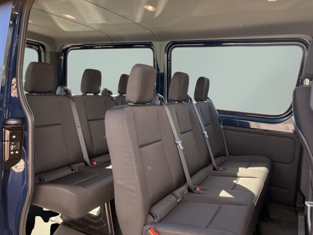 Interne Fahrzeugnr.:: 0923839Ausstattungslinien und -Pakete:  Akustikpaket,   Basic,   Ladepaket Instrumententafel,   Modellgeneration 1,   Park-Paket mit Rückfahrkamera,   Pro,   Sprinter Tourer,   Winter-PaketExterieur:  3,5 Tonner,   6-Gang-Schaltgetriebe ECO Gear,   Abschleppöse hinten,   AdBlue-Einfülldeckel abschliessbar,   Anhängersteckdose 13-Polig,   Auspuff gerade nach hinten,   Außenspiegel elektrisch heranklappbar,   Außenspiegel heizbar und elektrisch verstellbar,   Batterie-Hauptschalter einpolig,   Baureihe C907 / C910 Sprinter,   Baureihe C907 VS30 RWD,   Bereifung 235/65 R16 C,   Dachverkleidung,   Dritte Bremsleuchte,   Fenster in Heckklappe / Hecktüren,   Fenster vorn links, fest in Seitenwand/Schiebetür,   Generator 14 V / 250 A,   Geräuschmaßnahmen,   Haupttank 93 Liter,   Heckscheibe heizbar,   Hecktüren, zweiflügelig, Öffnung bis Seitenwand,   Inland - Code,   Kastenwagen mit Rundumverglasung,   Kombifahrzeug,   Komplettfahrzeug,   Kältemittel R-1234yf,   Länderausführung EU - EFTA - UK,   Längsträgerverstärkung,   Nebelscheinwerfer mit Abbiegelicht,   Premium Komplettradschutz (3 Jahre),   Radstand 3665 mm,   Reserveradhalter unter Rahmenende,   Rohbaumaßnahmen zusätzlich,   Rückfahrleuchte unten,   Schiebetür rechts,   Schwingungstilger,   Seitliche Markierungsleuchten,   Steckdose im Fahrerhaus,   Steuercode Umstellung WLTP,   Steuercode Werk 065,   Steuercode Werk 155,   Vliesbatterie 12 V 92 Ah,   Vorrüstung Schalterfeld,   Wegfall Fahrzeugabsenkung,   Wegfall Parklicht,   Wärmed. Glas mit Bandfilter an der FrontscheibeInterieur:  3er-Sitzbank in 2. SR (klapp-, wickel-, herausnehmbar) mit Isofix u. Top Tether auf außen, 2 Einzelsitze in der 3. SR,   Ablagefach mit Netz in Hecktüren,   Ablagefach unter Cockpit,   Ablage über Frontscheibe,   Einstieggriff an Ecksäule hinten rechts,   Haltegriffe für Einstieg Fahrer und Beifahrer,   Innenspiegel,   Klappdeckel für Ablagefach,   Kleiderhaken im Fahrgastraum,   Klemmleiste für Elektroanschluss,   Komfort-Beifahrersitz,   Komfort Fahrersitz,   Kunststoffboden People Mover,   Linkslenker,   Lordosenstütze Beifahrersitz,   Lordosenstütze Fahrersitz,   Radkastenvekleidung,   Schaltpunktanzeige,   Sitzbelegungserkennung Fahrersitz,   Sitzheizung für Beifahrer,   Sitzheizung für Fahrer,   Staunetz Beifahrersitzlehne,   Staunetz Fahrersitzlehne,   Steckdose 12 V Kofferraum / Laderaum,   Stoff Maturin schwarz,   Tachometer km/h,   USB-Steckdose 5 V,   Verkleidung Laderaum bis Brüstungsgurt Standard,   Vorrüstung Sitzkonfiguration 3/3/-,   Warmluftkanal zum Fahrgastraum,   Weitwurfdüsen in I-TafelMultimedia:  Digitale Betriebsanleitung,   Digitales Extra: Festplatten-Navigation,   Digitales Extra: Remote Services Plus,   Digitales Radio (DAB),   Headunit Europa/GUS-Staaten/Mongolei,   Kombiinstrument mit Farbdisplay,   Kommunikationsmodul (LTE) für digitale Dienste,   Live Traffic Information,   MBUX Multimediasystem,   Mercedes-Benz NotrufsystemKomfort und Umwelt:  Abgasreinigung SCR Generation 4,   Abgasstufe E (für schwere Nutzfahrzeuge),   Aktiver Spurhalte-Assistent,   Attention Assist,   Aussentemperaturanzeige,   Berganfahrhilfe,   ECO Start-Stop Funktion,   Fahrlichtassistent,   Fahrwerk für Komfort und Ladegutschonung,   Fenster fest hinten links,   Fenster fest hinten rechts,   Haltegriff für Einstieg,   Hydraulik - Wagenheber,   Intelligenter Geschwindigkeitsassistent (ISA),   Kindererkennung im Fahrzeug passiv,   Lenkrad in Neigung und Höhe verstellbar,   Mercedes-Benz MobiloVan mit DSB und GgD,   Motorausführung Euro VI,   Multifunktionslenkrad,   Regensensor,   Seitenwind-Assistent,   Starthilfe - Kontakt,   Tempomat,   Totwinkel-Assistent,   Verkehrszeichen-Assistent,   Warmluft-Zusatzheizung elektrischSicherheit:  Adaptives Bremslicht,   Airbag Fahrer,   Aktiver Brems-Assistent,   Beifahrerairbag,   Gurtwarneinrichtung für Beifahrer,   Gurtwarneinrichtung für Fahrersitz,   Reifendrucküberwachung an VA u. HA, drahtlos,   Thorax-Pelvis-Sidebag Beifahrer,   Thorax-Pelvis-Sidebag Fahrer,   Verbandtasche,   Warndreieck,   Wet Wiper System,   Windowbags für Fahrer und BeifahrerZustand/Papiere:  COC-Papiere,   Zulassung M1Weiteres:  3er-Sitzbank in 1. Reihe im Fond,   230 V Steckdose,   AEJ X4/1,   Änderungsjahr G4-I,   Bezugsmasse mindestens 2381 kg notwendig,   Bodengruppe Kombi,   Europa,   Fahrzeug HVO fähig,   Fenster v. rechts, fest in Seitenwand/Schiebetür,   Fertigung Düsseldorf,   halbautomatisch geregelt Klimaanlage TEMPMATIC,   Hersteller Mercedes-Benz AG,   ohne Auf-/Ablastung  3.500 kg,   OM 654 DE 20 LA 110 kW (150 PS) 3800/min,   Pannenmanagement.