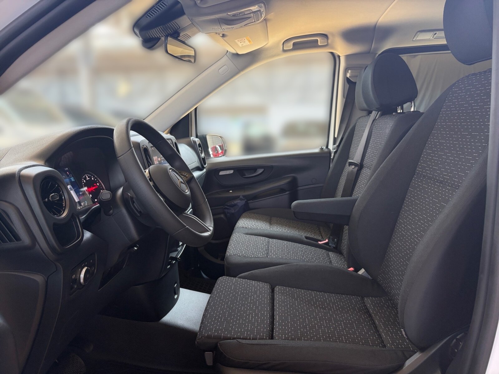 Ausstattungslinien und -Pakete:  Aerodynamik-Paket,   BlueEFFICIENCY-Paket:  Modellgeneration 2,   Tourer PRO:Exterieur:  Außenspiegel heizbar und elektrisch verstellbar,   Baureihe C447 Vito/V-Klasse:  Befestigungspunkte im Dachrahmen,   CO2-optimierte Bremsanlage,   Elektrik für Anhängersteckdose:  Fehlbetankungsschutz,   Fenster in Heckklappe mit Wisch- und Waschanlage,   Fenster vorn links, fest in Seitenwand/Schiebetür,   Generator 14 V / 250 A:  Gewichtsvariante 3.200 kg,   Haupttank 70 Liter:  Heckkamera nicht einklappbar,   Hecktür zweiflügelig 180 Grad ohne Fenster:  Hinterachswellenfabrikat IFA,   Kombifahrzeug:  Komplettfahrzeug,   Radstand 3430 mm, Überhang lang:  Radvollabdeckung,   Reifenfabrikat Dunlop (20),   Reserverad mit Wagenheber,   Schiebetür links:  Schilder / Druckschriften ungarisch,   Stahlräder 6,5 J x 17,   Steuercode Umstellung WLTP,   Vorderachse mit erhöhter Traglast:Interieur:  3er-Komfort-Sitzbank EASY-ENTRY in 1.Reihe im Fond,   3er-Komfort-Sitzbank EASY-ENTRY in 2.Reihe im Fond,   Armlehnen für Bestuhlung im Fahrgastraum,   Beifahrersitz Zweisitzer:  Beleuchtung im Haltegriff Fond mit Lesespot,   Fenster fest hinten,   Innenverkleidung gehobene Ausführung,   Klimaanlage halbautom. geregelt, TEMPMATIC im Fond:  Komfort Fahrersitz:  Linkslenker,   Lordosenstütze Fahrersitz,   Sitzbelegungserkennung Fahrersitz:  Sitzheizung für Beifahrer:  Sitzheizung für Fahrer:  Sitzkissentiefenverstellung Fahrer,   Sitzschienen mit Schnellverriegelung, 3 Schienen,   Steckdose 12 V Kofferraum / Laderaum,   Steckdosen 12V für Sitzreihen Fond rechts u. links,   Stoff Caluma schwarzMultimedia:  2-Wege-Lautsprecher vorn und hinten,   Digitales Extra: Festplatten-Navigation,   Digitales Extra: Remote Services Plus,   Digitales Extra: Smartphone Integration,   Digitales Radio (DAB):  Kommunikationsmodul (LTE) für digitale Dienste:  Live Traffic Information,   MBUX Multimediasystem:  Mercedes-Benz Notrufsystem:Komfort und Umwelt:  9G-TRONIC:  Abgasreinigung SCR Generation 4,   Aktiver Spurhalte-Assistent:  Attention Assist:  Berganfahrhilfe:  Colorverglasung im Fond, Schwarzglas:  ECO Start-Stop Funktion:  Fahrlichtassistent,   Innen- und Umfeldbeleuchtung Kombi,   Intelligenter Geschwindigkeitsassistent (ISA),   Kindererkennung im Fahrzeug passiv,   Kofferraum-Komfortschließung,   Komfortfahrwerk:  Lenkrad in Neigung und Höhe verstellbar,   Multi-Tasten Funkfernbedienung,   Multifunktionslenkrad:  Nachtbeleuchtung,   Rückfahrkamera:  Sauglüfter elektrisch Leistungsstufe 5,   Tempomat:  Totwinkel-Assistent:  Verkehrszeichen-Assistent:  Zuheizer  elektrischSicherheit:  Aktiver Brems-Assistent:  Beifahrerairbag,   Bremskraftverstärkerausfallkompensierung,   elek. Feststellbremse,   HOLD-Funktion:  Kindersicherung an Türen im Fahrgastraum,   Reifendrucküberwachung an VA u. HA, drahtlos:  Thorax-Pelvis-Sidebag Beifahrer:  Thorax-Pelvis-Sidebag Fahrer,   Windowbags für Fahrer und Beifahrer:Zustand/Papiere:  Modellpflege:  Wartungsintervall 40.000 km,   Zulassung als PKW:Weiteres:  AEJ X5/1,   BEDIENUNGSANLEITUNG U. SERVICEHEFT-UNGARISCH,   EMISSIONSKLASSE EURO 6E-BIS M1,   Export-Code,   Fahrzeug HVO fähig,   Fenster v. rechts, fest in Seitenwand/Schiebetür,   halbautomatisch geregelt Klimaanlage TEMPMATIC:  Hersteller Mercedes-Benz AG,   Kunstoffboden TPO im Fahrgastraum,   Mopf II,   OM 654 DE 20 LA 100 kW (136 PS) 3800/min:  Pannenmanagement,   Steuercode Modellpflege,   Vertriebskennzeichen 0,   VIN codierte Fahrzeugdaten mit Prüfziffer,   Wartungsintervall 2 Jahre,   Geschwindigkeitsbegrenzung 210 km/h.