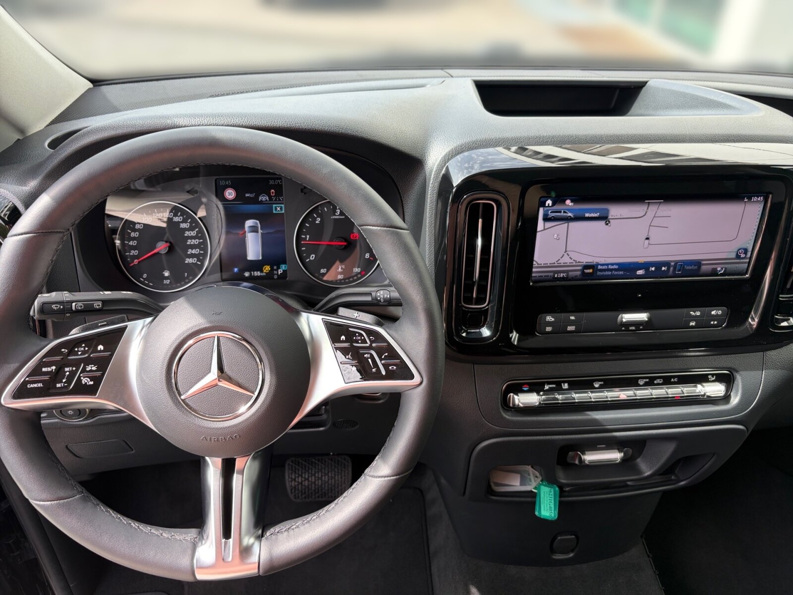 Ausstattungslinien und -Pakete:  Aerodynamik-Paket,   BlueEFFICIENCY-Paket:  Chrom Interieur-Paket:  Fahrassistenz-Paket:  Modellgeneration 2,   Park-Paket mit Rückfahrkamera:  Spiegel-Paket Vito:  Tourer PRO:Exterieur:  Außenspiegel elektrisch heranklappbar:  Außenspiegel heizbar und elektrisch verstellbar,   Basisfahrwerk Plus:  Baureihe C447 Vito/V-Klasse:  CO2-optimierte Bremsanlage,   Dachreling,   Elektrik für Anhängersteckdose:  Fehlbetankungsschutz,   Fenster in Heckklappe mit Wisch- und Waschanlage,   Fenster vorn links, fest in Seitenwand/Schiebetür,   Generator 14 V / 250 A:  Gewichtsvariante 3.100 kg,   Haupttank 70 Liter:  Heckklappe:  Hinterachswellenfabrikat IFA,   Kombifahrzeug:  Komplettfahrzeug,   Leichtmetallräder 7,0Jx17 5-Doppelspeich.-Design,   Metallic-Lack:  Multibeam LED: Fernlichtassistent Adaptive plus,   Radstand 3200 mm, Überhang lang,   Räderfabrikat Ronal,   Schiebetür links:  Schluss-, Brems- und Blinklicht in LED-Technik:  Steuercode Umstellung WLTP,   Stoßfänger und Anbauteile in Wagenfarbe lackiert,   Wet Wiper Wischblätter beheiztInterieur:  3er-Komfort-Sitzbank EASY-ENTRY in 1.Reihe im Fond,   3er-Komfort-Sitzbank EASY-ENTRY in 2.Reihe im Fond,   Armlehnen für Bestuhlung im Fahrgastraum,   Beleuchtung im Haltegriff Fond mit Lesespot,   Fenster fest hinten,   Innenspiegel  automatisch abblendend,   Innenverkleidung gehobene Ausführung,   Komfort-Beifahrersitz:  Komfort Fahrersitz:  Lederlenkrad:  Linkslenker,   Lordosenstütze Beifahrersitz,   Lordosenstütze Fahrersitz,   Sitzbelegungserkennung Fahrersitz:  Sitzheizung für Beifahrer:  Sitzheizung für Fahrer:  Sitzkissentiefenverstellung Beifahrer,   Sitzkissentiefenverstellung Fahrer,   Sitzschienen mit Schnellverriegelung, 3 Schienen,   Stoff Caluma schwarzMultimedia:  2-Wege-Lautsprecher vorn und hinten,   Digitales Extra: Festplatten-Navigation,   Digitales Extra: Remote Services Plus,   Digitales Extra: Smartphone Integration,   Digitales Radio (DAB):  Kommunikationsmodul (LTE) für digitale Dienste:  Live Traffic Information,   MBUX Multimediasystem:  Mercedes-Benz Notrufsystem:Komfort und Umwelt:  9G-TRONIC:  Abgasreinigung SCR Generation 4,   Aktiver Geschwindigkeitslimit-Assistent:  Aktiver Lenk-Assistent:  Aktiver Spurhalte-Assistent:  Attention Assist:  Berganfahrhilfe:  Colorverglasung im Fond, Schwarzglas:  ECO Start-Stop Funktion:  Erweitertes autom. Wiederanfahren auf Autobahnen,   Fahrlichtassistent,   Intelligenter Geschwindigkeitsassistent (ISA),   Kindererkennung im Fahrzeug passiv,   Kofferraum-Komfortschließung,   Lenkradheizung:  Lenkrad in Neigung und Höhe verstellbar,   Multifunktionslenkrad:  Nachtbeleuchtung,   Streckenbasierte Geschwindigkeitsanpassung,   Totwinkel-Assistent:  Verkehrszeichen-Assistent:  Zuheizer  elektrischSicherheit:  Aktiver Abstands-Assistent DISTRONIC:  Aktiver Brems-Assistent:  Beifahrerairbag,   Bremskraftverstärkerausfallkompensierung,   elek. Feststellbremse,   Feuerlöscher 1 kg,   HOLD-Funktion:  Kindersicherung an Türen im Fahrgastraum,   Reifendrucküberwachung an VA u. HA, drahtlos:  Thorax-Pelvis-Sidebag Beifahrer:  Thorax-Pelvis-Sidebag Fahrer,   Windowbags für Fahrer und Beifahrer:Zustand/Papiere:  Modellpflege:  Wartungsintervall 40.000 km,   Zulassung als PKW:Weiteres:  AEJ X5/1,   BEDIENUNGSANLEITUNG U. SERVICEHEFT-DEUTSCH,   EMISSIONSKLASSE EURO 6E-BIS M1,   Fahrzeug HVO fähig,   Fenster v. rechts, fest in Seitenwand/Schiebetür,   halbautomatisch geregelt Klimaanlage TEMPMATIC:  Hersteller Mercedes-Benz AG,   Mopf II,   Pannenmanagement,   Schilder / Druckschriften deutsch,   Steuercode Modellpflege,   Vertriebskennzeichen 0,   VIN codierte Fahrzeugdaten mit Prüfziffer,   Wartungsintervall 2 Jahre,   WIPPS-Länder WEU+COC,   Geschwindigkeitsbegrenzung 210 km/h,   Motor OM 654 DE 20 LA 140 kW (190 PS) 3800/min.
