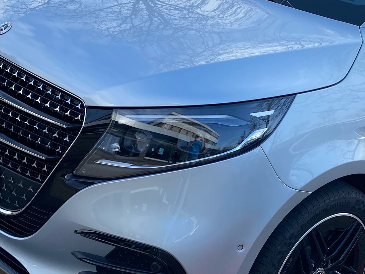 Getriebe: Automatikgetriebe 9 G-TRONIC, 9 G&auml;ngeAusstattungslinie: Style,  AMG Line InterieurAusstattungspakete: Winterpaket,  Night-Paket,  SpiegelpaketAssistenzsysteme: Fernlichtassistent,  Surround-Kamerasystem: Park-Paket mit 360&deg;-Kamera,  Fahrlichtautomatik,  DISTRONIC,  Berganfahrhilfe,  Spracheingabesystem,  M&uuml;digkeitserkennung,  Aktiver Lenk-Assistent: aktiv,  Bremsassistent,  Fahrerassistenzpaket,  Anh&auml;ngerrangierassistent,  COLLISION PREVENTION ASSIST,  ATTENTION ASSIST,  Verkehrszeichenerkennung m. Geschwindigkeitslimit-Assistent,  AutobahnassistentLicht und Sicht: Multibeam LED Scheinwerfer,  Tagfahrlicht,  Automatisch abblendender Innenspiegel,  W&auml;rmeschutzverglasung,  LichtsensorAudio &amp; Kommunikation: MBUX,  Navigationssystem,  Radio,  Digitaler Radioempfang DAB+,  zentrale Bedieneinheit: Touchpad,  AUX &amp; USB Anschluss,  Handyvorbereitung Bluetooth,  Smartphone-App Integration,  Kabelloses Laden f&uuml;r Handys,  WLAN HotspotKomfort: Widescreen Cockpit,  Klimaautomatik,  Fahrersitz h&ouml;henverstellbar,  Lordosenst&uuml;tze Fahrer/Beifahrer,  Sitzheizung Fahrer/Beifahrer,  Easy-Entry Einstiegshilfe,  Komfortsitz Fahrer/Beifahrer,  Armauflage hinten,  Standheizung: Warmwasser-Zusatzheizung, Elektrisch,  Servolenkung,  Lenks&auml;ule verstellbar,  Start-Stopp System,  Zentralverriegelung,  Fensterheber elektrisch,  EASY-PACK Heckklappe,  Getr&auml;nkehalter hintenInterieur: Sitze Stoff Santos schwarz,  Innenfarbe schwarz,  Multifunktions-Lederlenkrad,  Lenkradheizung,  Bordcomputer,  Dekoreinlagen: C1L AMG Frontsto&szlig;f&auml;nger mit Zierelementen in schwarz, F3T Zierelemente Holzoptik Olive dunkelgrau offenporig,  Bodenbelag TeppichExterieur: AGILITY CONTROL Fahrwerk,  Anh&auml;ngerkupplung Kugel abnehmbar,  Touchscreen Bedienung,  AMG Leichtmetallfelgen 19 Zoll,  Au&szlig;enspiegel elekt. verstell- &amp; anklappbar, beheizt,  Dachreling,  Schiebet&uuml;r links u. rechts elektrisch,  Notrufsystem,  Rettungsgassen-AssistentAirbags: MittelairbagSicherheit: ISOFIX Kindersitzbefestigung,  Fahrer- /Beifahrerairbag,  Kopfairbag vorn und hinten,  Seitenairbag vorn,  Traktionskontrolle,  Elektr. Stabilit&auml;tsprogramm ESP,  Reifendruckkontrolle,  Wegfahrsperre,  Au&szlig;entemperatur Anzeige,  Antiblockiersystem ABS,  Bremsverschlei&szlig;anzeige,  Notbremsassistent,  Totwinkel-AssistentWeitere Ausstattung: PRE-SAFE,  7B4 WIPPS-L&auml;nder WEU+COC,  Style-Plus-Paket,  Akustikpaket,  BlueEfficiency-PaketSonstige Ma&szlig;e und Gewichte: zul&auml;ssiges Gesamtgewicht: 3.200 kg,  Kraftstofftank: 70l,  Radstand: 3.200 mm24 Monate Garantie ab Erstzulassung. Fahrzeug hat Haltedauer. Liefertermin in Abstimmung mit dem Verk&auml;ufer. Irrt&uuml;mer und &Auml;nderungen vorbehalten