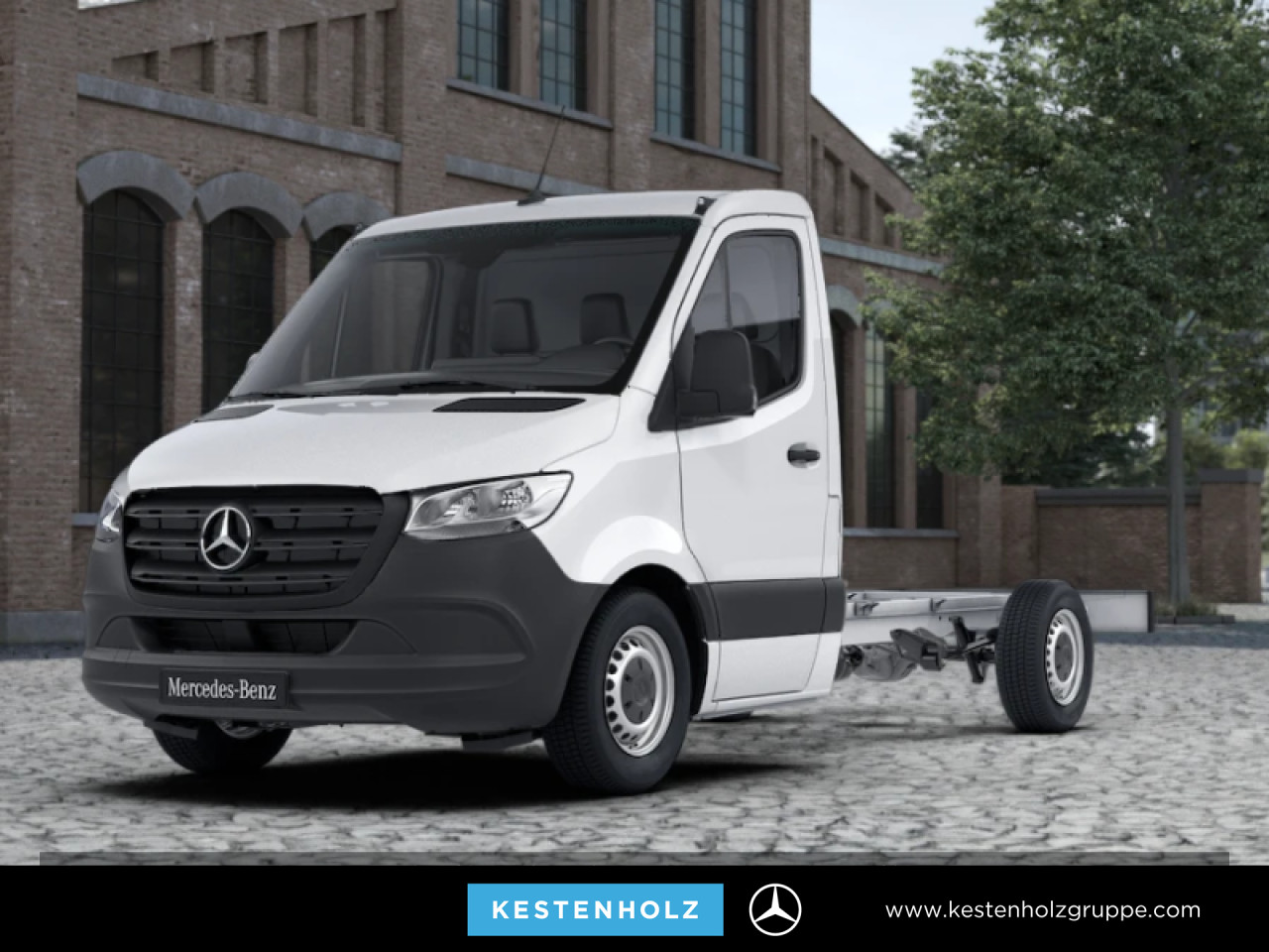 Getriebe: Automatikgetriebe 7 G-TRONIC PLUS, 7 G&auml;ngeAusstattungspakete: Ausstattungspaket: AkustikpaketAssistenzsysteme: Bremsassistent,  Tempomat,  Fahrlichtautomatik,  Berganfahrhilfe,  Seitenwind AssistentLicht und Sicht: Regensensor,  Tagfahrlicht,  Lichtsensor,  beheizbare FrontscheibeAudio &amp; Kommunikation: Navigationssystem,  Digitaler Radioempfang DAB,  USB Anschluss, Bluetooth Audiostreaming,  Handyvorbereitung Bluetooth,  MBUXExterieur: Au&szlig;enspiegel elekt. und beheizt,  Notrufsystem,  Touchscreen BedienungSicherheit: Fahrerairbag,  Elektr. Stabilit&auml;tsprogramm ESP,  Antiblockiersystem ABS,  Au&szlig;entemperatur Anzeige,  WegfahrsperreInterieur: Sitze Stoff Maturin schwarz,  Innenfarbe schwarz,  Multifunktionslenkrad,  BordcomputerKomfort: Klimaanlage,  Standheizung: Warmwasser-Zusatzheizung,  Komfortsitz Fahrer,  Fahrersitz luftgefedert: Schwingsitz,  Fahrersitz h&ouml;henverstellbar,  Armauflage Fahrer,  Beifahrersitzbank 2 Personen,  Servotronic,  Lenks&auml;ule verstellbar,  Fensterheber elektrisch,  Zentralver. mit Fernbedienung,  Start-Stopp SystemSonstige Ma&szlig;e und Gewichte: zul&auml;ssiges Gesamtgewicht: 3.500 kg,  Kraftstofftank: 71l,  Radstand: 3.665 mmIrrt&uuml;mer und &Auml;nderungen vorbehalten
