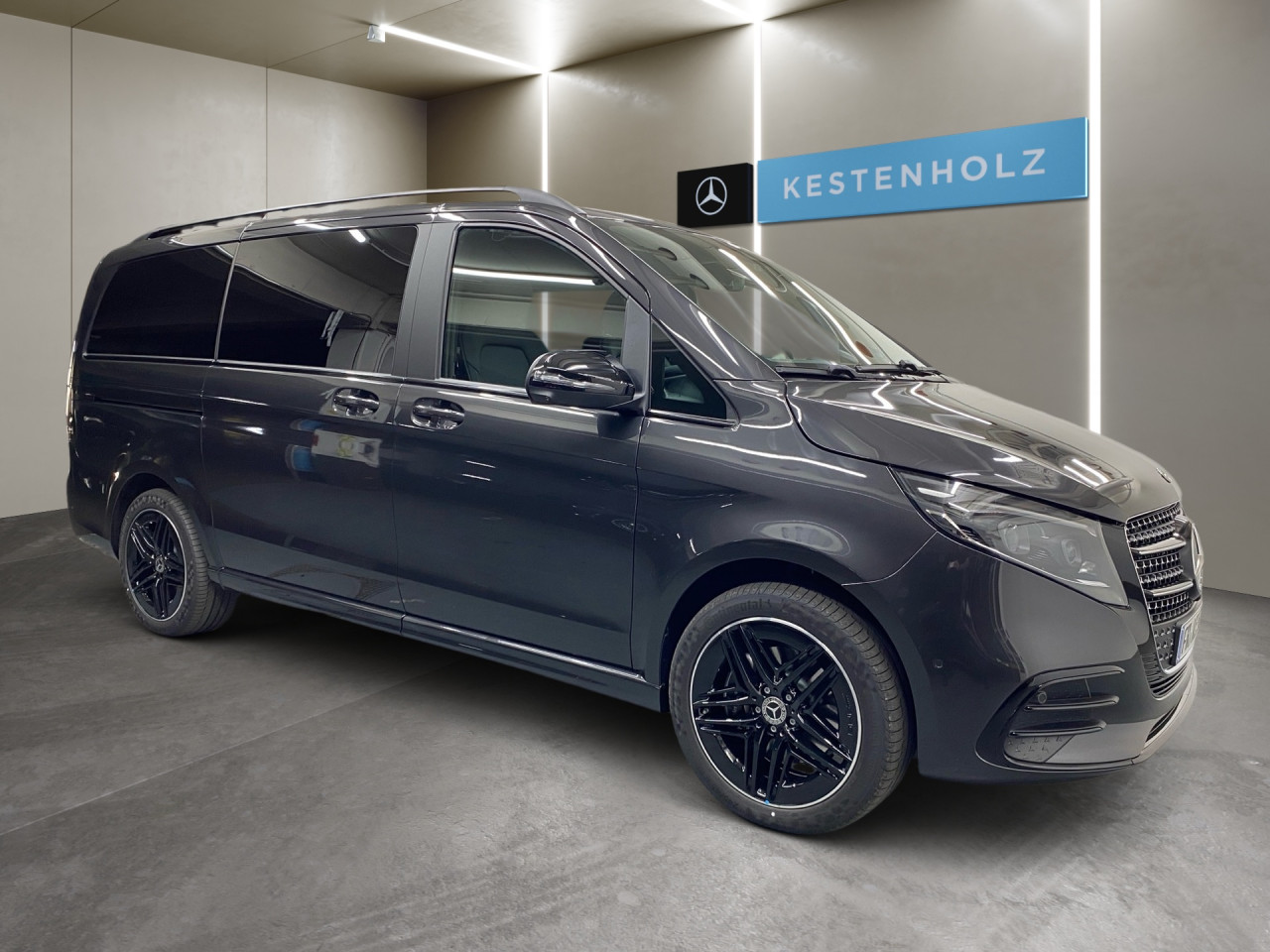 Getriebe: Automatikgetriebe 9 G-TRONIC, 9 G&auml;ngeAusstattungslinie: Ausstattungslinie Exterieur,  AMG Line InterieurAusstattungspakete: Winterpaket,  Night-Paket,  SpiegelpaketAssistenzsysteme: Fernlichtassistent,  Surround-Kamerasystem: Park-Paket mit 360&deg;-Kamera,  Fahrlichtautomatik,  DISTRONIC,  Berganfahrhilfe,  Spracheingabesystem,  M&uuml;digkeitserkennung,  Spurhalteassistent mit aktivem Lenk-Assistent,  Bremsassistent,  Fahrerassistenzpaket,  Anh&auml;ngerrangierassistent,  COLLISION PREVENTION ASSIST,  ATTENTION ASSIST,  Verkehrszeichenerkennung m. Geschwindigkeitslimit-Assistent,  AutobahnassistentLicht und Sicht: Multibeam LED Scheinwerfer,  Tagfahrlicht,  W&auml;rmeschutzverglasung,  LichtsensorAudio &amp; Kommunikation: MBUX,  Navigationssystem,  Radio,  Digitaler Radioempfang DAB+,  zentrale Bedieneinheit: Touchpad,  Burmester Surround-Soundsystem,  AUX &amp; USB Anschluss,  Handyvorbereitung Bluetooth,  Smartphone-App Integration,  Kabelloses Laden f&uuml;r Handys,  WLAN HotspotKomfort: Widescreen Cockpit,  Klimaautomatik,  Glasschiebe-Hebedach elekt.,  Fahrersitz h&ouml;henverstellbar,  Lordosenst&uuml;tze Fahrer/Beifahrer,  Sitzheizung Fahrer/Beifahrer,  Easy-Entry Einstiegshilfe,  Komfortsitz Fahrer/Beifahrer,  Armauflage hinten,  Standheizung: Warmwasser-Zusatzheizung,  Servolenkung,  Lenks&auml;ule verstellbar,  Start-Stopp System,  Zentralverriegelung,  Fensterheber elektrisch,  EASY-PACK Heckklappe,  Sitzklimatisierung vorn,  Getr&auml;nkehalter hintenInterieur: Sitze Leder Leder Lugano schwarz,  Innenfarbe schwarz,  Multifunktions-Lederlenkrad,  Lenkradheizung,  Bordcomputer,  Dekoreinlagen: C1L AMG Frontsto&szlig;f&auml;nger mit Zierelementen in schwarz, F3T Zierelemente Holzoptik Olive dunkelgrau offenporig,  Bodenbelag TeppichExterieur: AGILITY CONTROL Fahrwerk,  Anh&auml;ngerkupplung Kugel abnehmbar,  Touchscreen Bedienung,  AMG Leichtmetallfelgen 19 Zoll,  Au&szlig;enspiegel elekt. verstell- &amp; anklappbar, beheizt,  Dachreling,  Schiebet&uuml;r links u. rechts elektrisch,  Notrufsystem,  Innenspiegel digital,  Rettungsgassen-AssistentAirbags: MittelairbagSicherheit: ISOFIX Kindersitzbefestigung,  Fahrer- /Beifahrerairbag,  Kopfairbag vorn und hinten,  Seitenairbag vorn,  Traktionskontrolle,  Elektr. Stabilit&auml;tsprogramm ESP,  Reifendruckkontrolle,  Wegfahrsperre,  Au&szlig;entemperatur Anzeige,  Antiblockiersystem ABS,  Bremsverschlei&szlig;anzeige,  Notbremsassistent,  Totwinkel-AssistentWeitere Ausstattung: PRE-SAFE,  BlueEfficiency-Paket,  7B4 WIPPS-L&auml;nder WEU+COCSonstige Ma&szlig;e und Gewichte: zul&auml;ssiges Gesamtgewicht: 3.200 kg,  Kraftstofftank: 70l,  Radstand: 3.200 mm24 Monate Garantie ab Erstzulassung. Fahrzeug hat Haltedauer. Liefertermin in Abstimmung mit dem Verk&auml;ufer. Irrt&uuml;mer und &Auml;nderungen vorbehalten