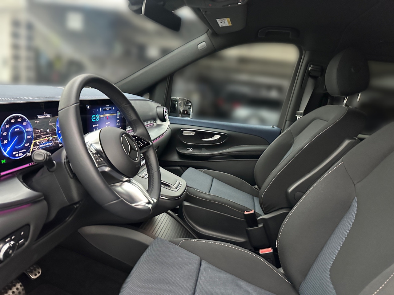 Getriebe: AutomatikgetriebeDetailangaben f&uuml;r XEV Fahrzeug: Nutzbare Batteriekapazit&auml;t: 90,0kWhAusstattungspakete: Komfort Paket: Sitzkomfort-Paket,  Optikpaket: EQV-Design-Paket Exterieur,  Spiegelpaket,  AssistenzpaketAssistenzsysteme: Fernlichtassistent: plus,  Surround-Kamerasystem: Park-Paket mit 360&deg;-Kamera,  Fahrlichtautomatik,  DISTRONIC,  Berganfahrhilfe,  Spracheingabesystem,  M&uuml;digkeitserkennung,  Spurhalteassistent,  Bremsassistent,  COLLISION PREVENTION ASSIST,  ATTENTION ASSIST,  VerkehrszeichenerkennungLicht und Sicht: Multibeam LED Scheinwerfer,  Tagfahrlicht,  Automatisch abblendender Innenspiegel,  W&auml;rmeschutzverglasung,  LichtsensorAudio &amp; Kommunikation: MBUX: High,  Navigationssystem,  Radio,  Digitaler Radioempfang DAB,  zentrale Bedieneinheit: Touchpad,  AUX &amp; USB Anschluss,  Handyvorbereitung Bluetooth,  Smartphone-App Integration,  Kabelloses Laden f&uuml;r Handys,  WLAN HotspotKomfort: Widescreen Cockpit,  Klimaautomatik,  Lordosenst&uuml;tze Fahrer/Beifahrer,  Sitzheizung Fahrer/Beifahrer,  Komfortsitz Fahrer/Beifahrer,  Armauflage hinten,  Zusatzheizung: elektrisch,  Servolenkung,  Lenks&auml;ule verstellbar,  Start-Stopp System,  Zentralverriegelung,  Fensterheber elektrisch,  EASY-PACK Heckklappe: elektr. Schiebet&uuml;r/Heckklappe,  VorklimatisierungInterieur: Sitze Stoff Voltus EQV,  Multifunktions-Lederlenkrad,  Bordcomputer,  Optikpaket Interieur: EQV-Design-Paket Interieur,  Dekoreinlagen: F3Q Zierelement EQV,  Bodenbelag TeppichExterieur: Touchscreen Bedienung,  Leichtmetallfelgen 19 Zoll,  Au&szlig;enspiegel elekt. verstell- &amp; anklappbar, beheizt,  Dachreling,  Schiebet&uuml;r links u. rechts elektrisch,  Notrufsystem,  Geschwindigkeitsbegrenzer: 160 KM/H,  Ladekabel Mode 3 (Typ 2/2),  Wechsel-/Gleichstromladesystem (AC/DC Laden): AC Laden 11 kW / DC Laden 110 kWAirbags: MittelairbagSicherheit: ISOFIX Kindersitzbefestigung,  Fahrer- /Beifahrerairbag,  Kopfairbag vorn und hinten,  Seitenairbag vorn,  Traktionskontrolle,  Elektr. Stabilit&auml;tsprogramm ESP,  Reifendruckverlust-Warnung,  Diebstahlwarnanlage,  Wegfahrsperre,  Au&szlig;entemperatur Anzeige,  Antiblockiersystem ABS,  Bremsverschlei&szlig;anzeige,  Notbremsassistent,  Akustischer Umfeldschutz,  Totwinkel-AssistentWeitere Ausstattung: US6 Einzelsitz 1. Reihe links,  US7 Einzelsitz 1. Reihe rechts,  Wartungs-Paket,  US5 3er-Sitzbank Komfort 2.Reihe,  &auml;u&szlig;erer Sitz klappbar,  V8Q Stoff Voltus EQV,  LE6 Nachtbeleuchtung Fond,  EW5 Digitales Extra: Remote und Charging Premium,  PRE-SAFE,  LB9 AusstiegsleuchtenSonstige Ma&szlig;e und Gewichte: zul&auml;ssiges Gesamtgewicht: 3.500 kg,  Radstand: 3.200 mmIrrt&uuml;mer und &Auml;nderungen vorbehalten